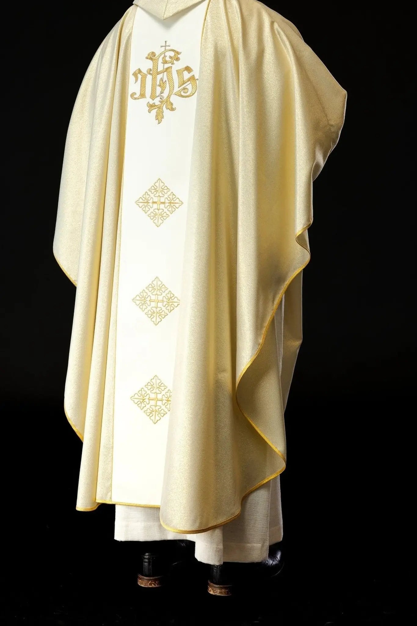 Embroidered chasuble of Jesus the Merciful and IHS in gold