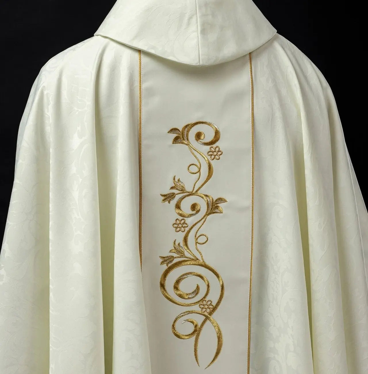 Embroidered chasuble with the image of Our Lady of Thunder