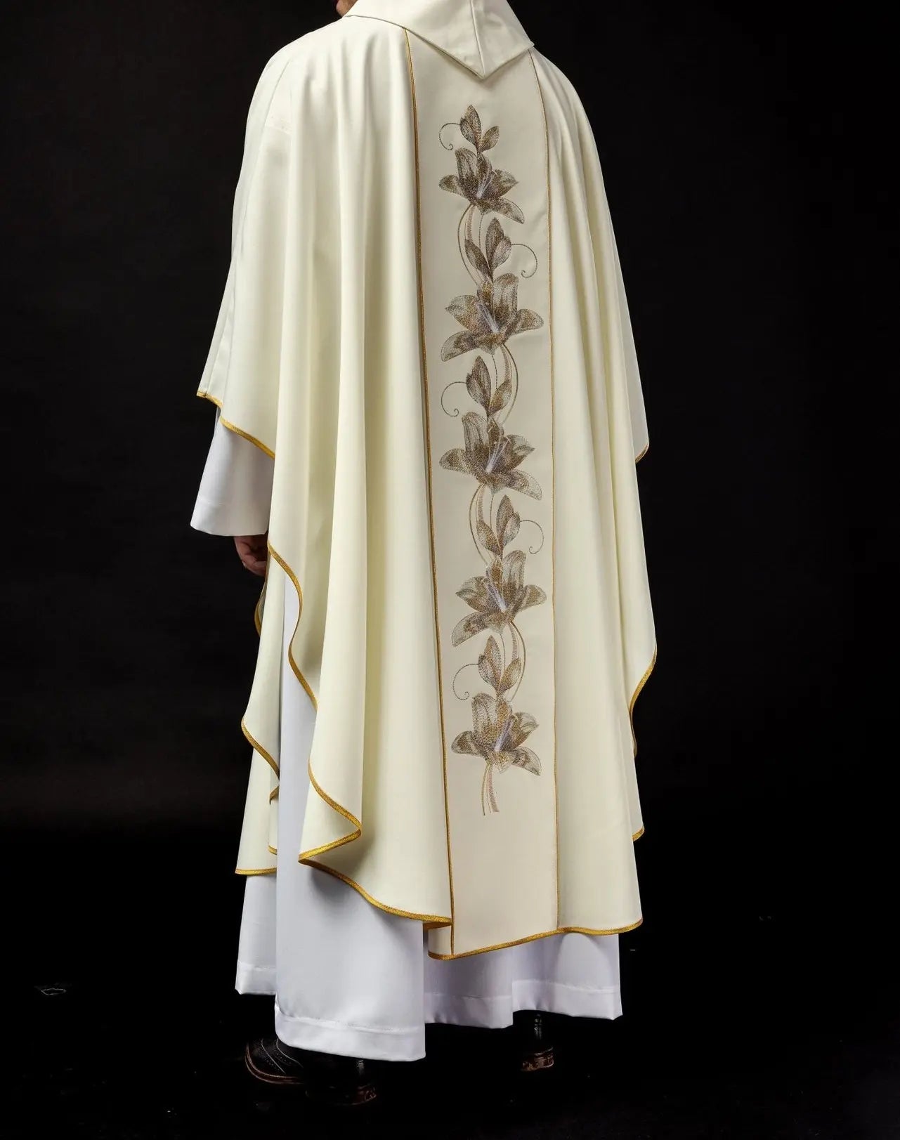 Embroidered chasuble with the image of Saint Anthony