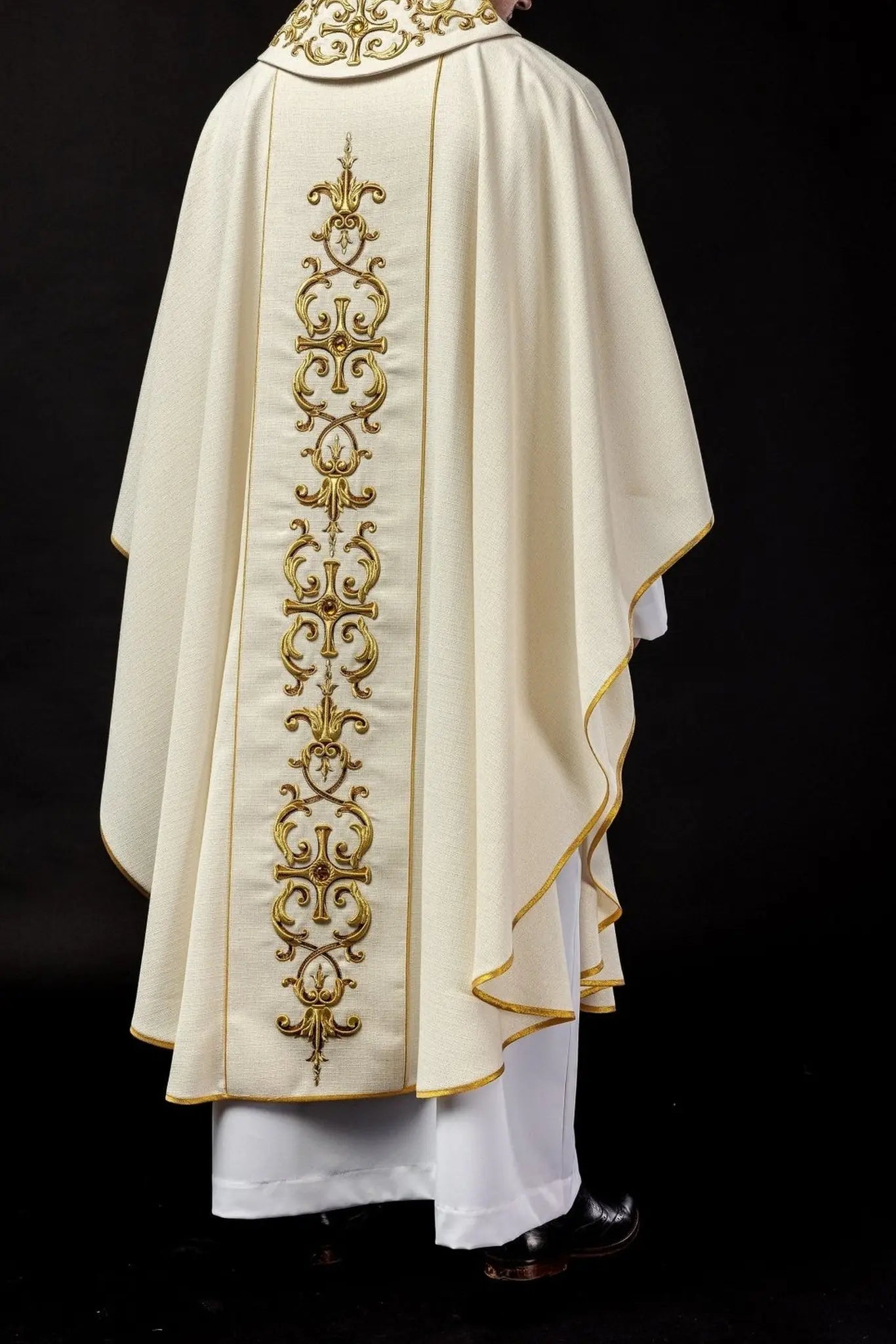 Embroidered chasuble with the image of Saint Anthony