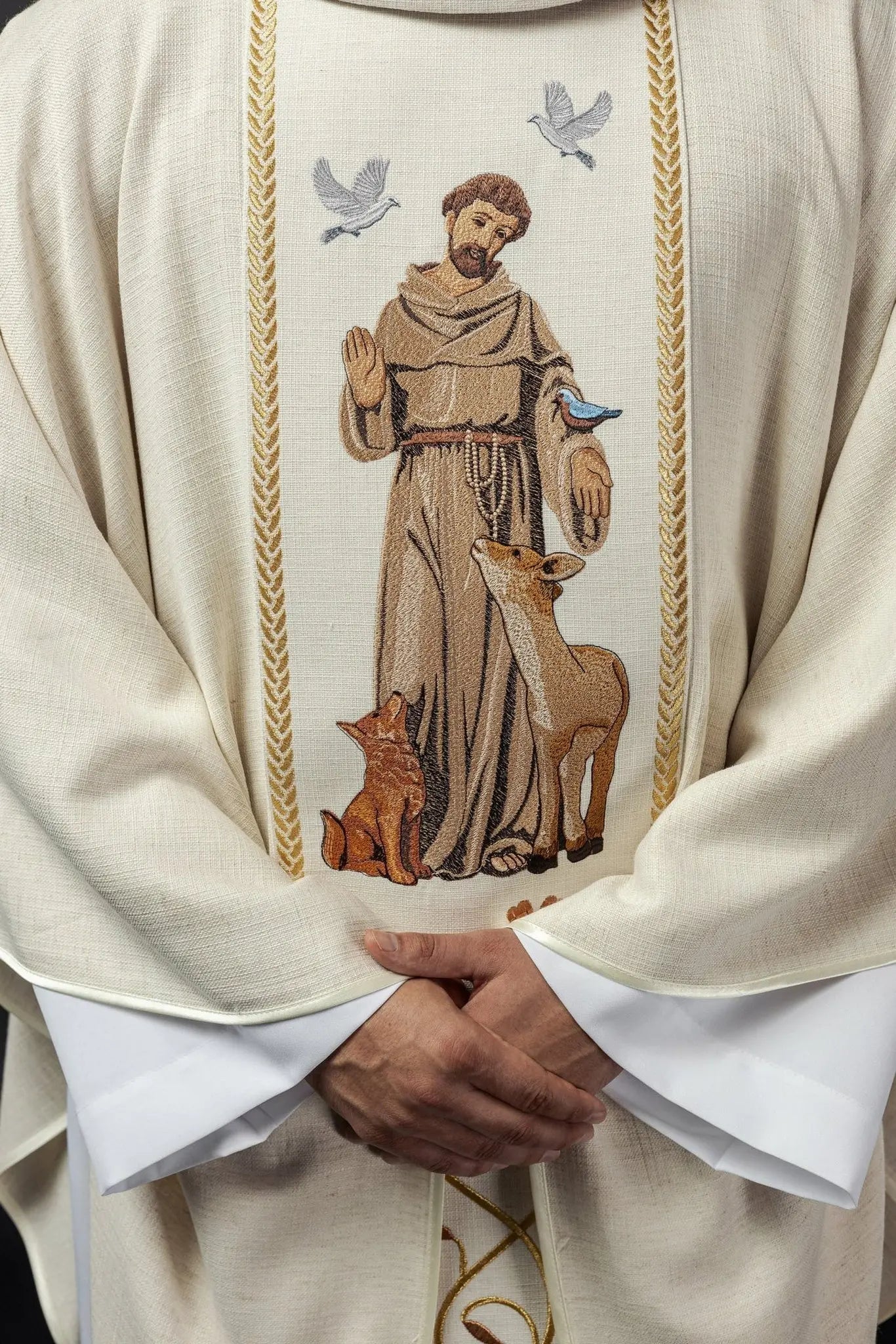 Ornat haftowany z wizerunkiem św. Franciszka