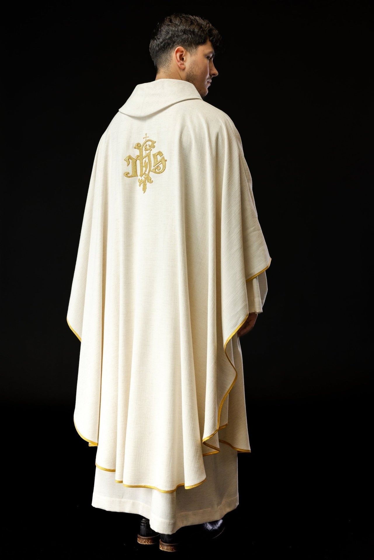 Ornat haftowany z wizerunkiem Świętego Franciszka