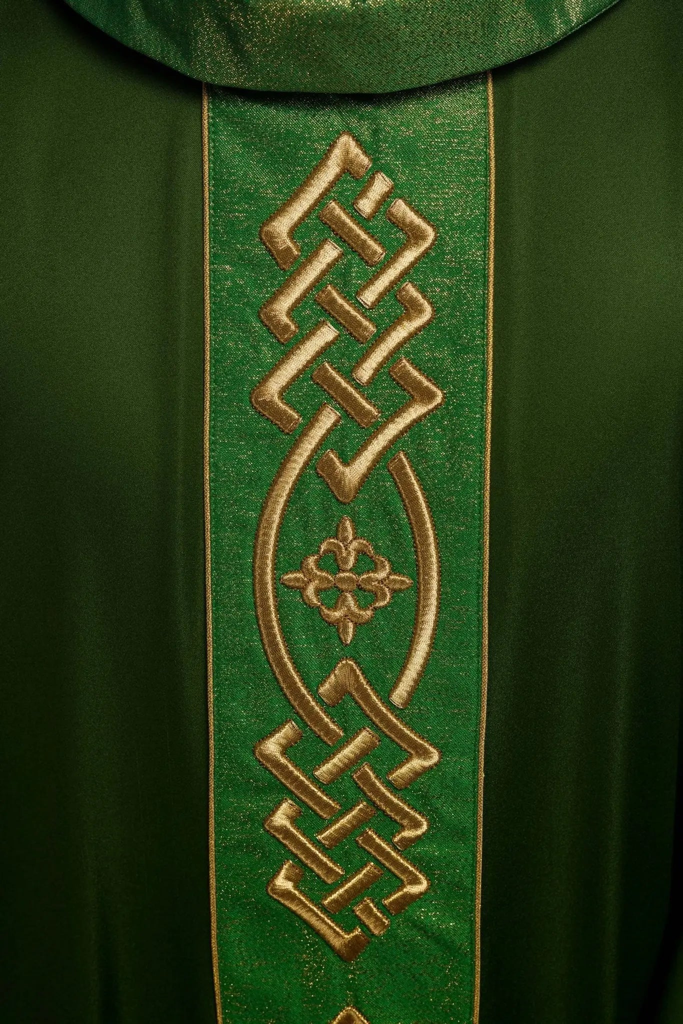 Embroidered chasuble Green Decorative Belt with Crosses