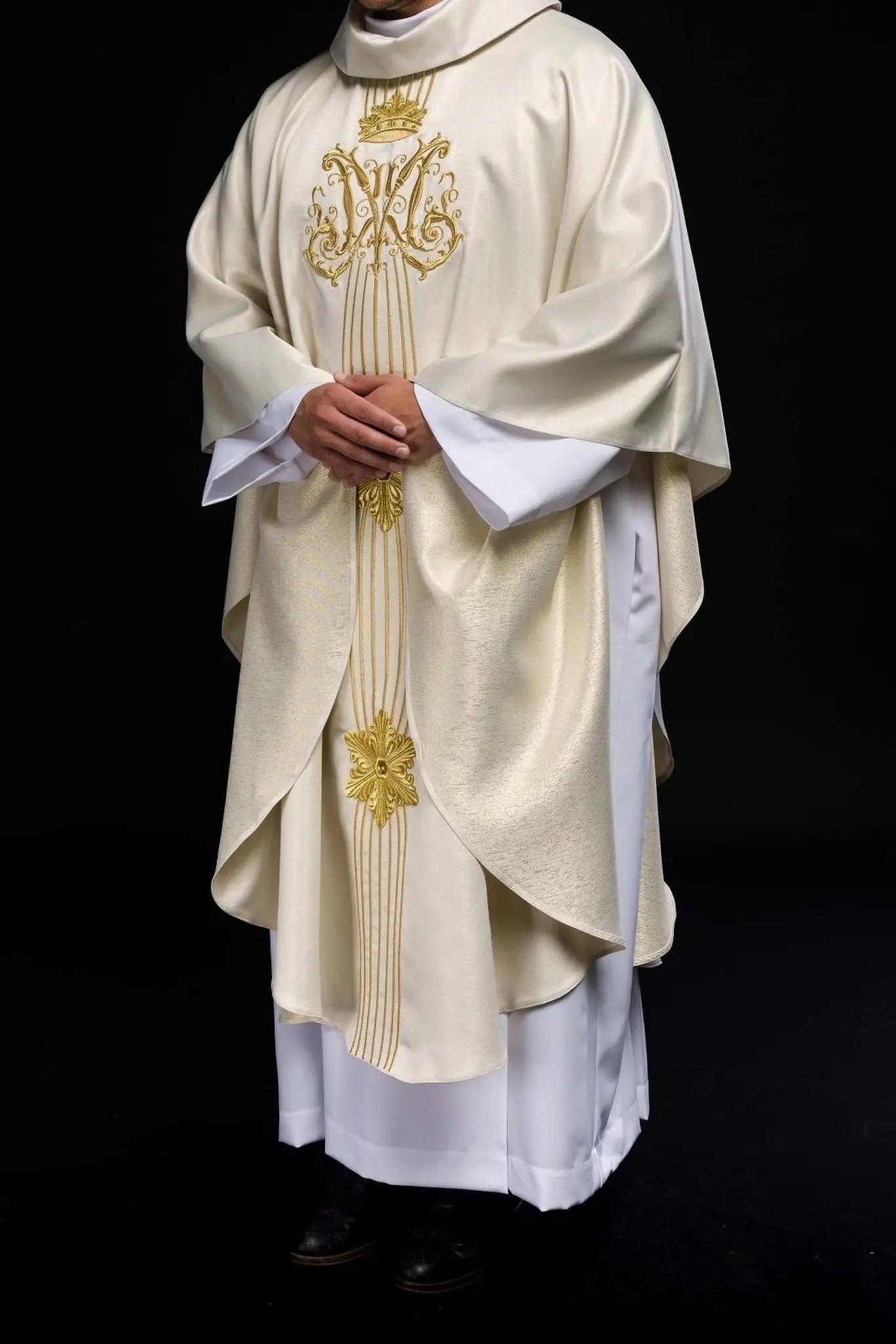 Ornat liturgiczny maryjny błyszczący z kamieniami LE/7025 ECRU