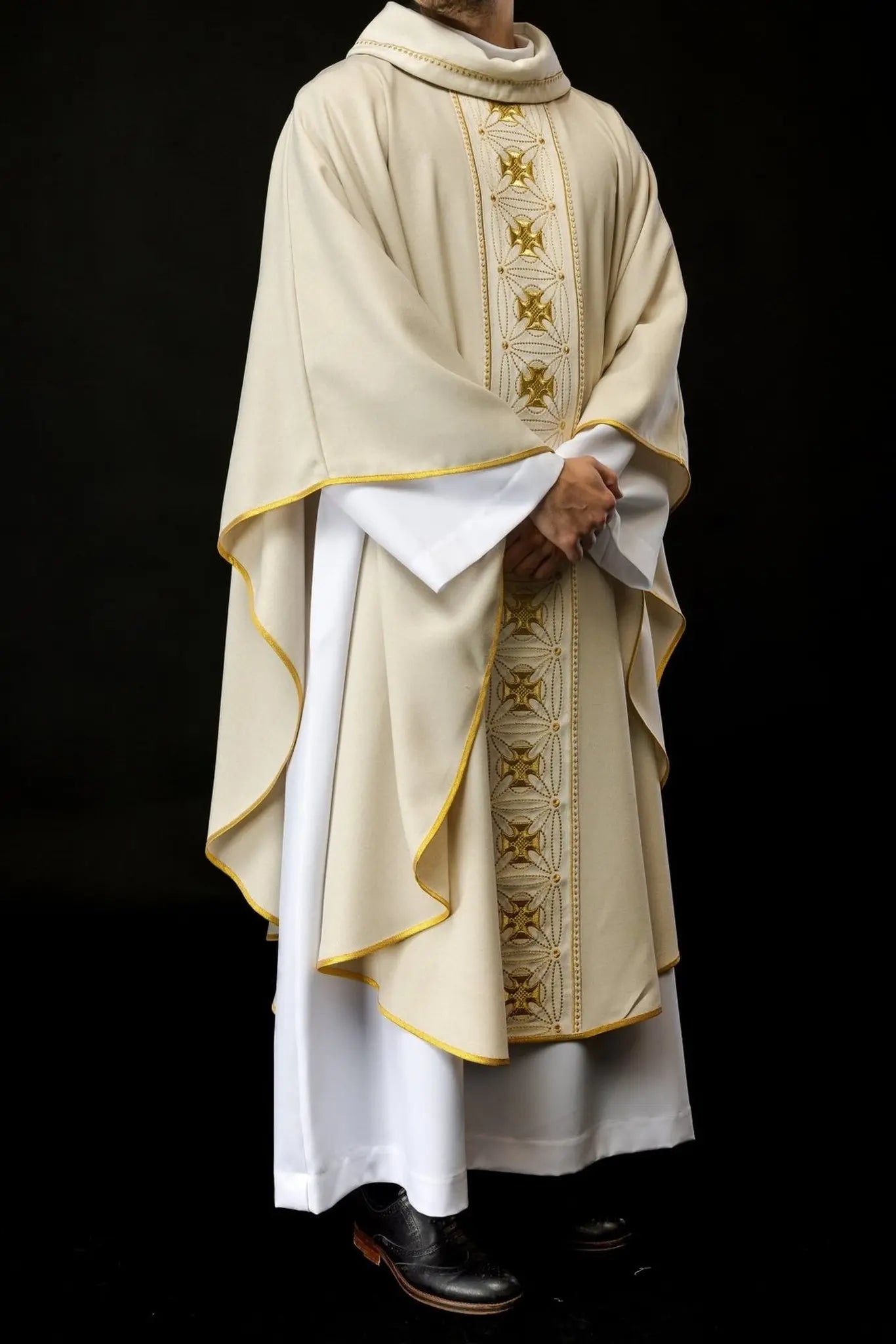 Liturgical chasuble with richly decorated belt with crosses in ecru color