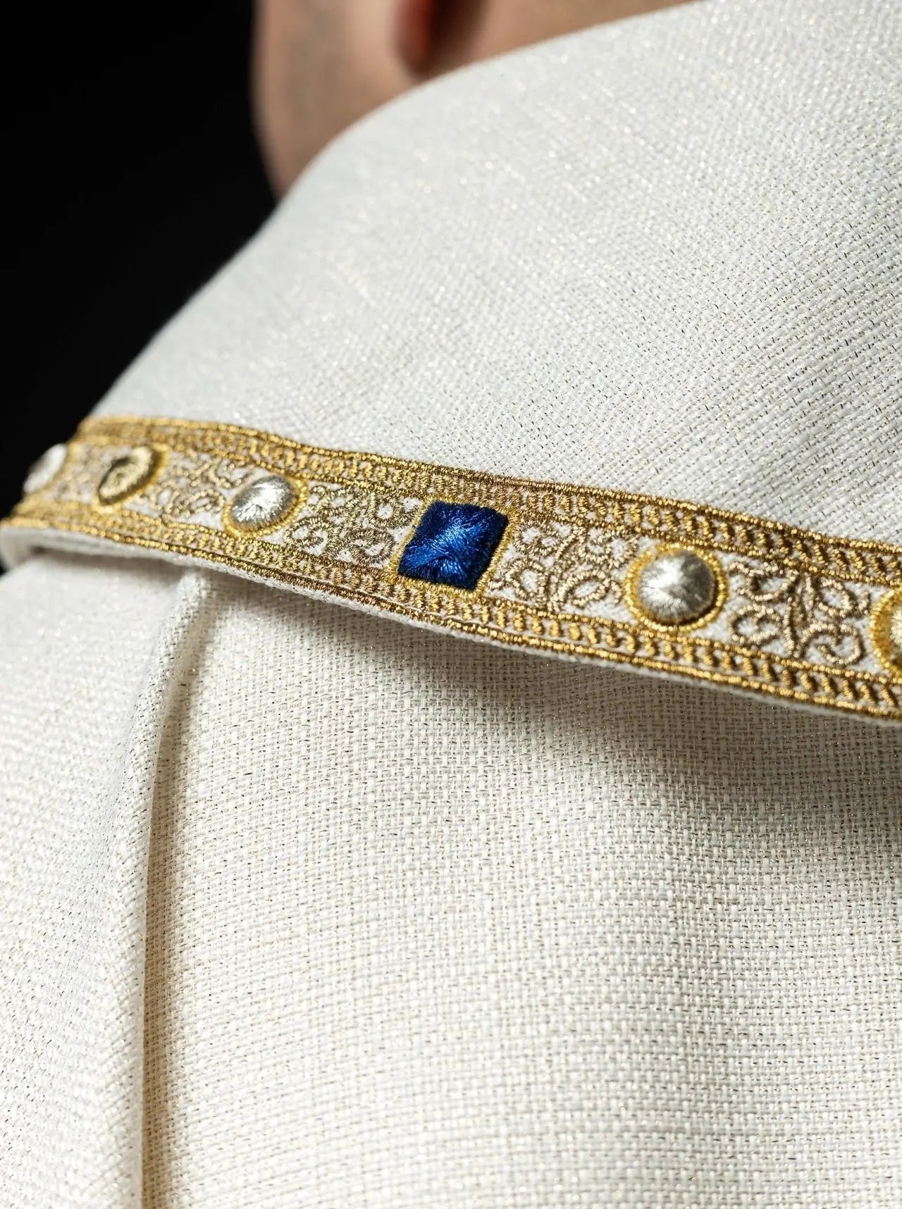 Liturgical Chasuble with Embroidered Marian Emblem – Honoring the Queen of Heaven
