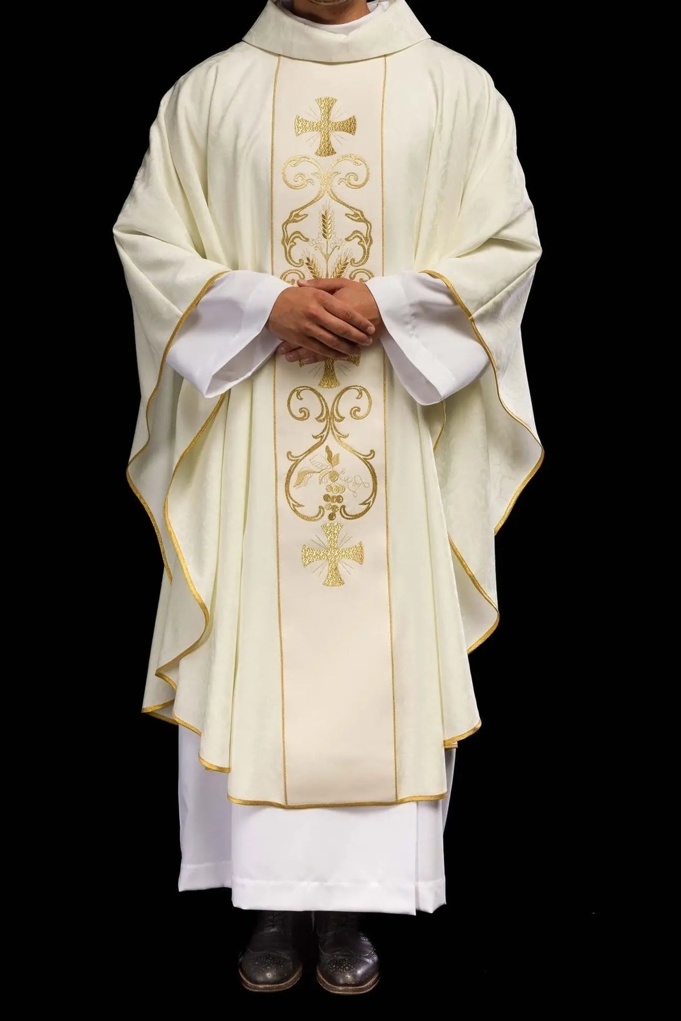 Ornat liturgiczny z ozdobnym pasem