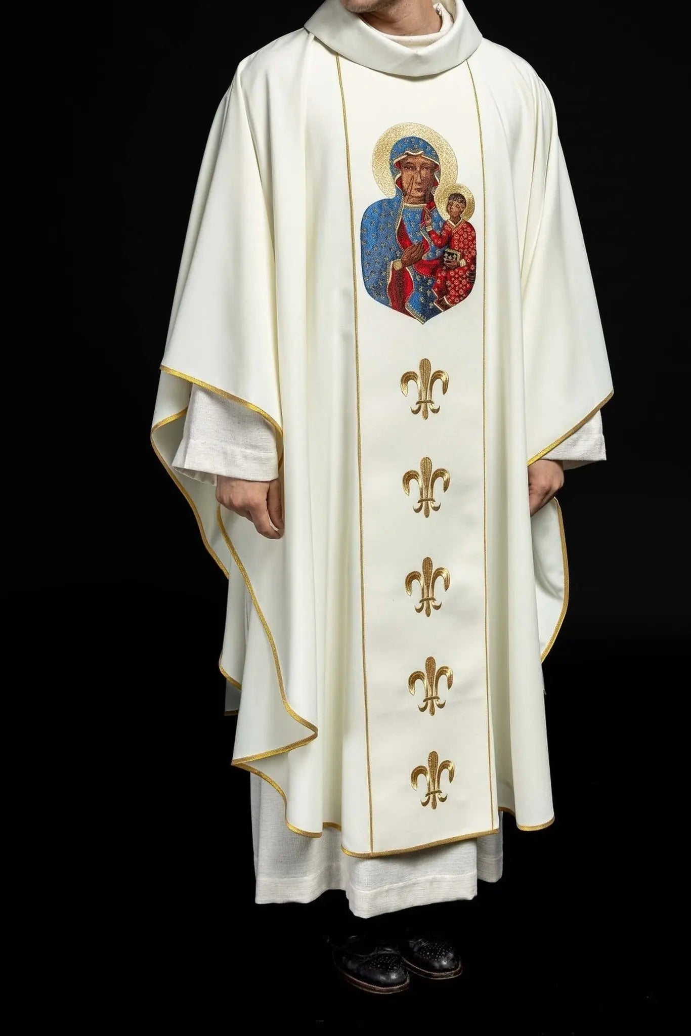 Ornat Matki Bożej Częstochowskiej w kolorze ecru