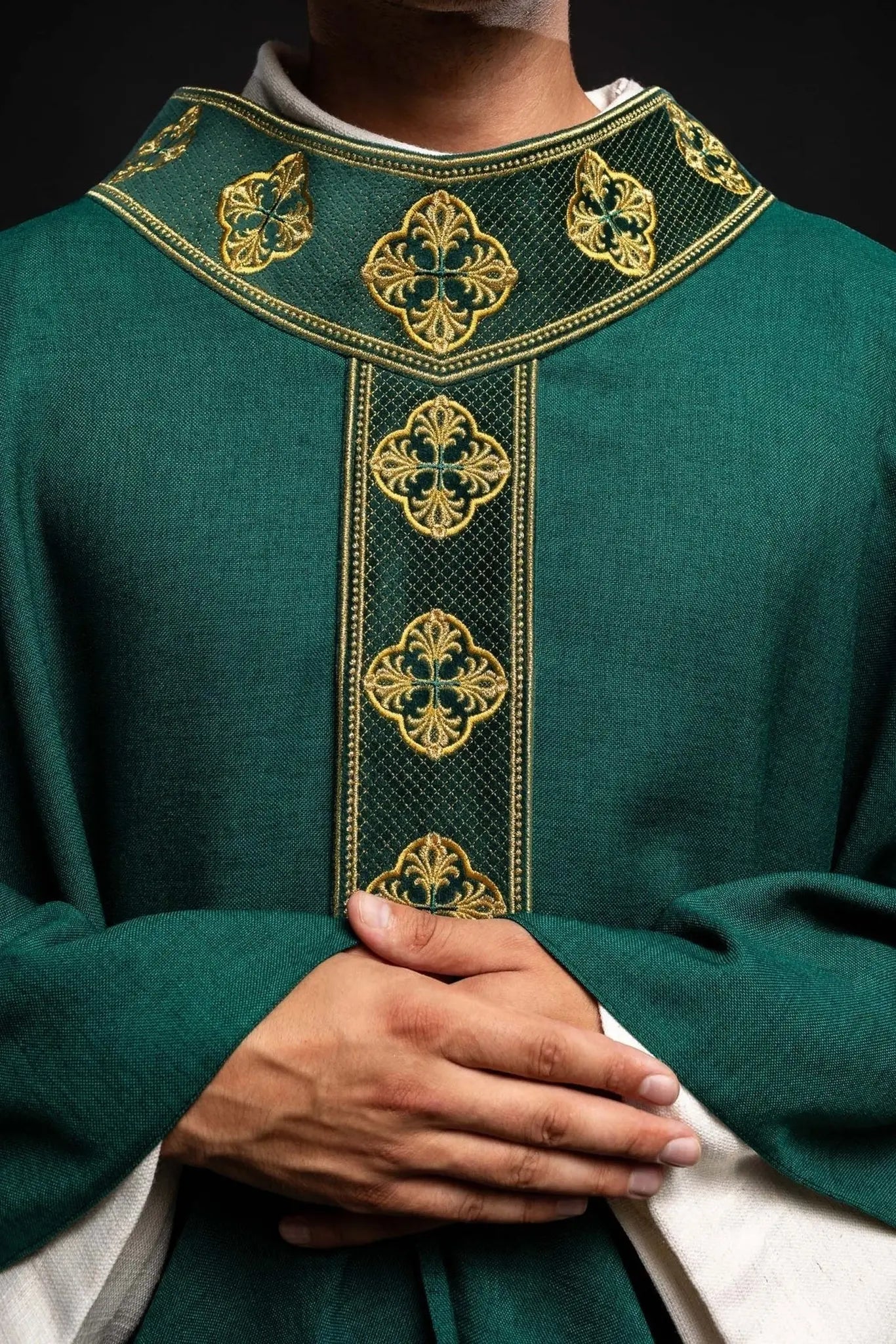 Green chasuble with embroidered belt and cross collar
