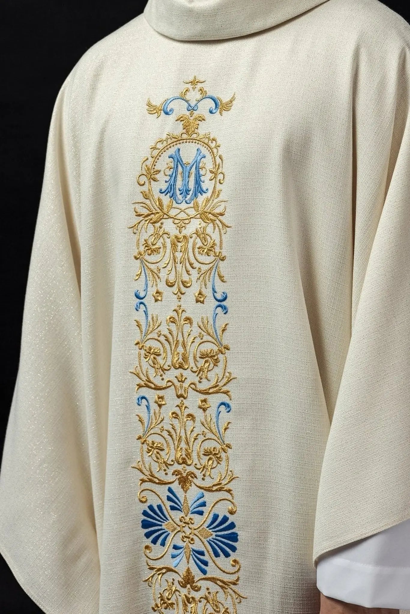 Chasuble in shiny fabric decorated with beads