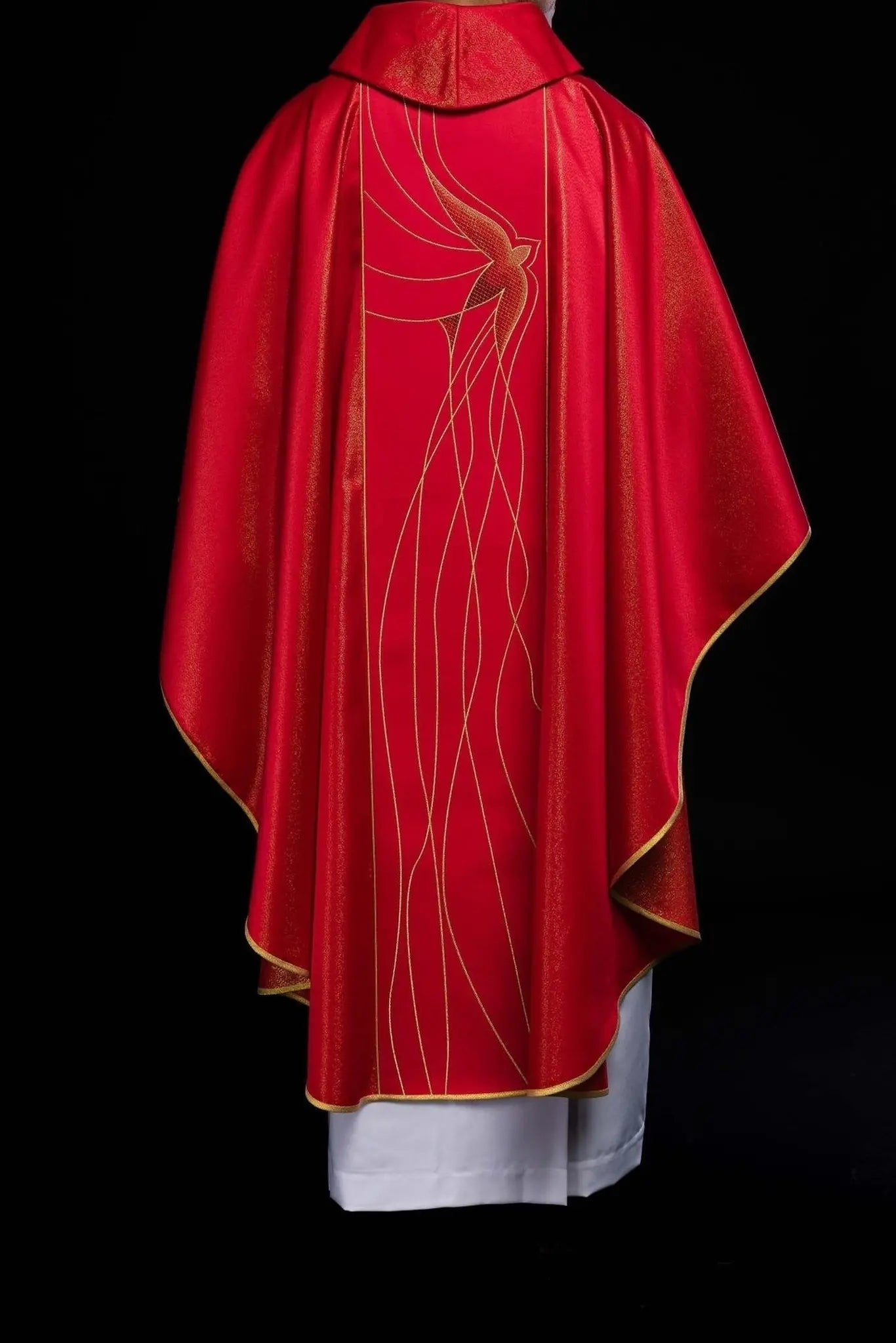 Chasuble of shiny fabric richly embroidered in red