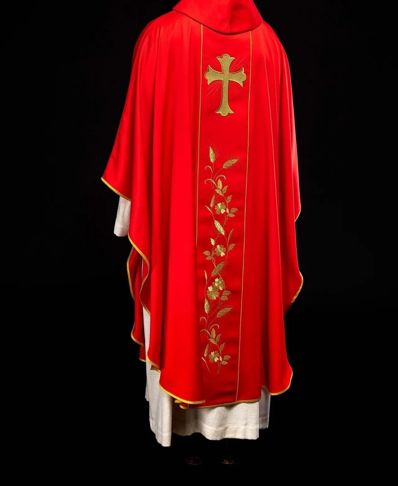 Chasuble with embroidered cross and ears in red