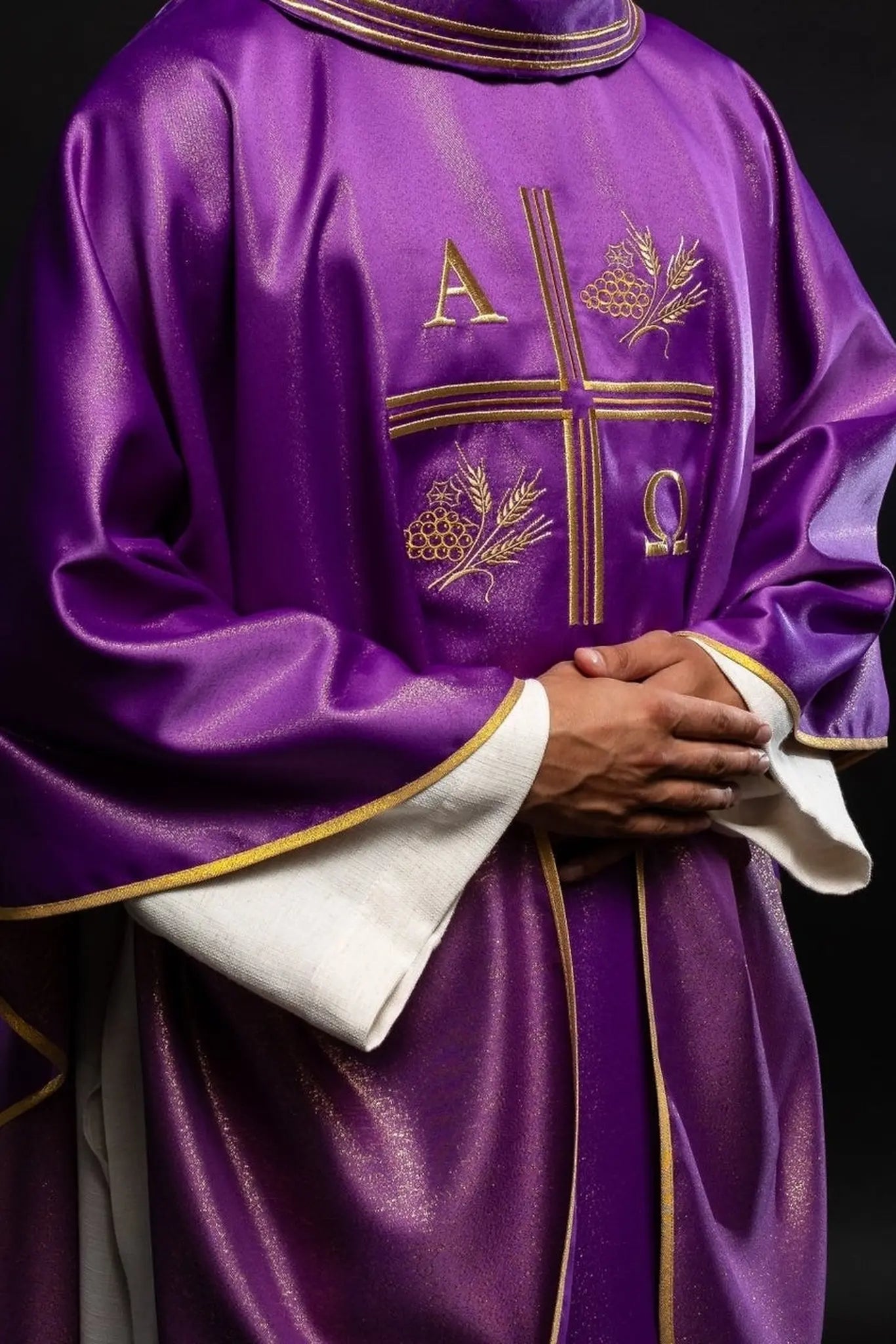 Chasuble with an embroidered cross, Alpha and Omega motifs and ears in purple