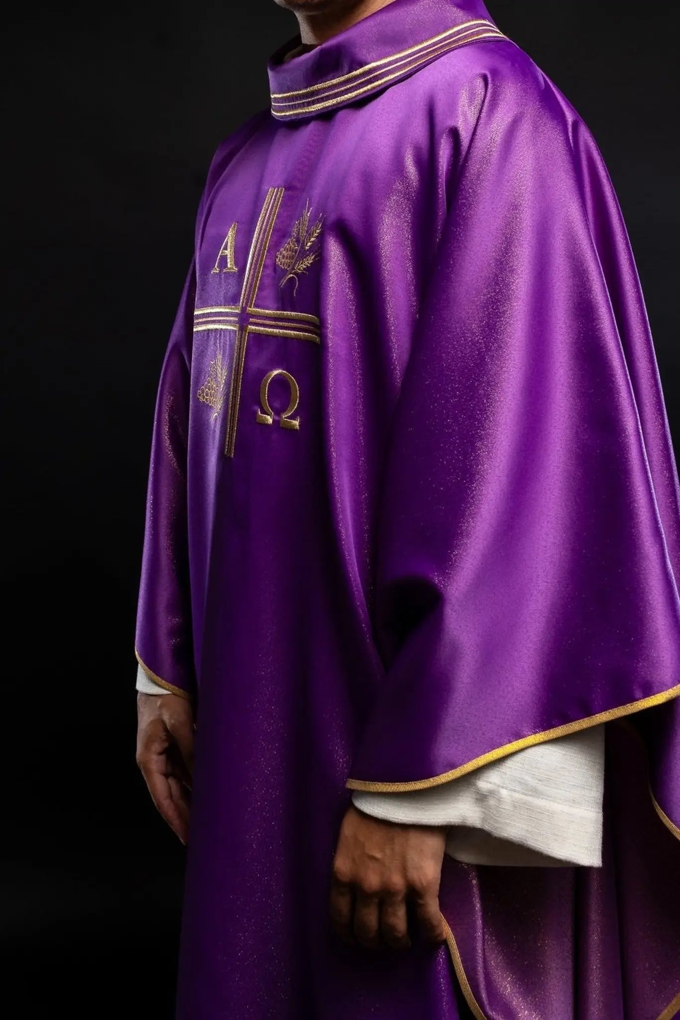 Chasuble with an embroidered cross, Alpha and Omega motifs and ears in purple