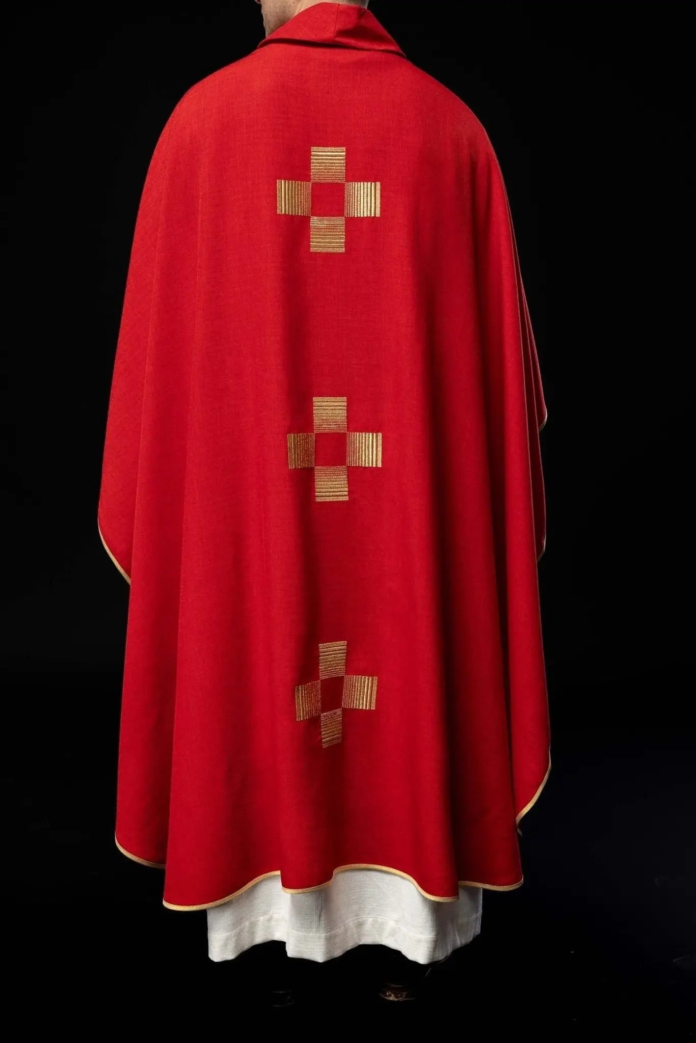 Chasuble with embroidered Crosses in red