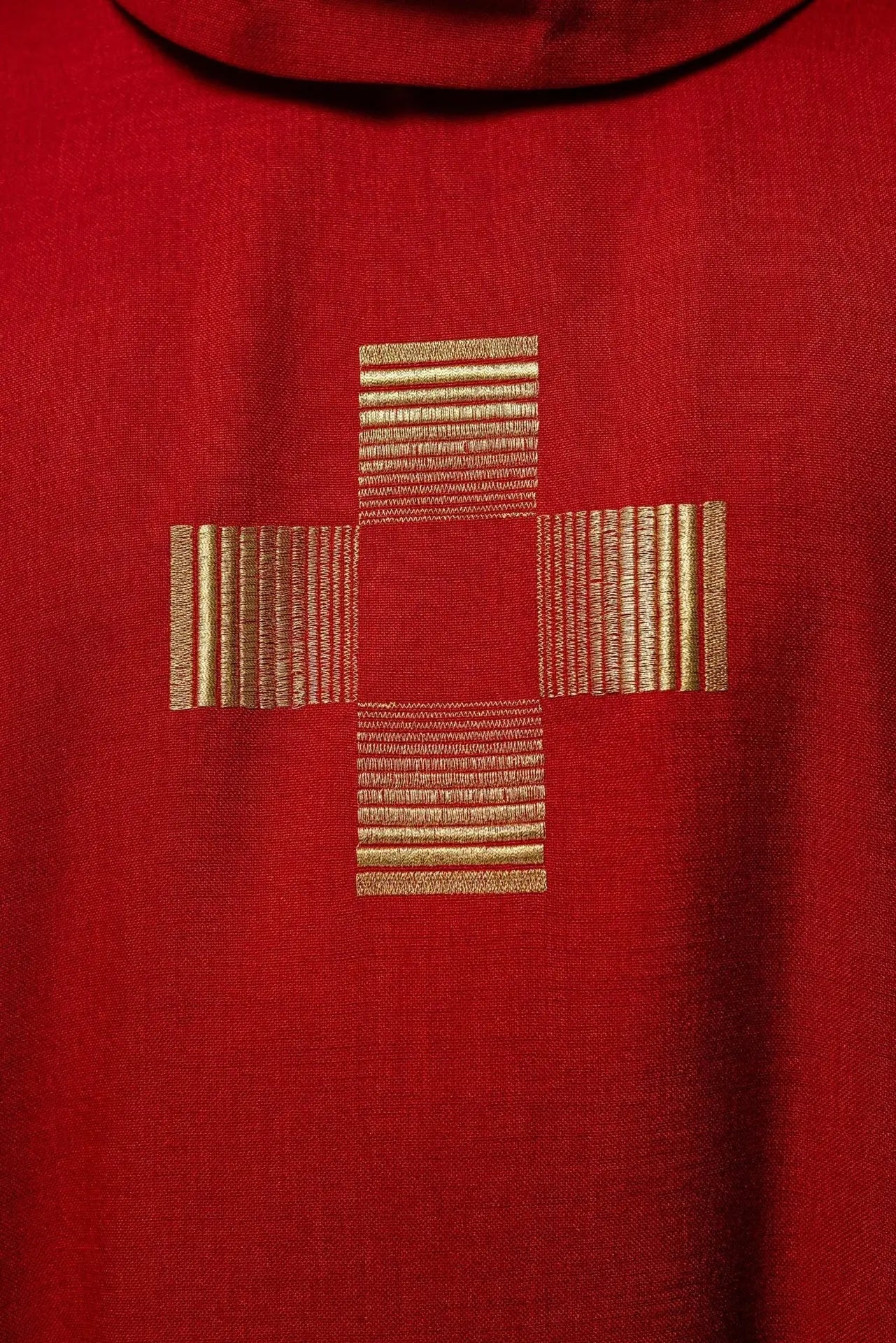 Chasuble with embroidered Crosses in red