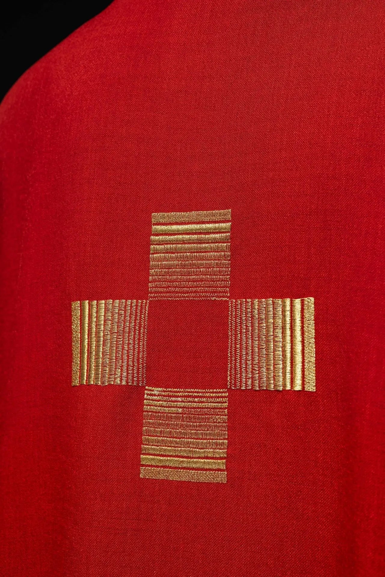 Chasuble with embroidered Crosses in red