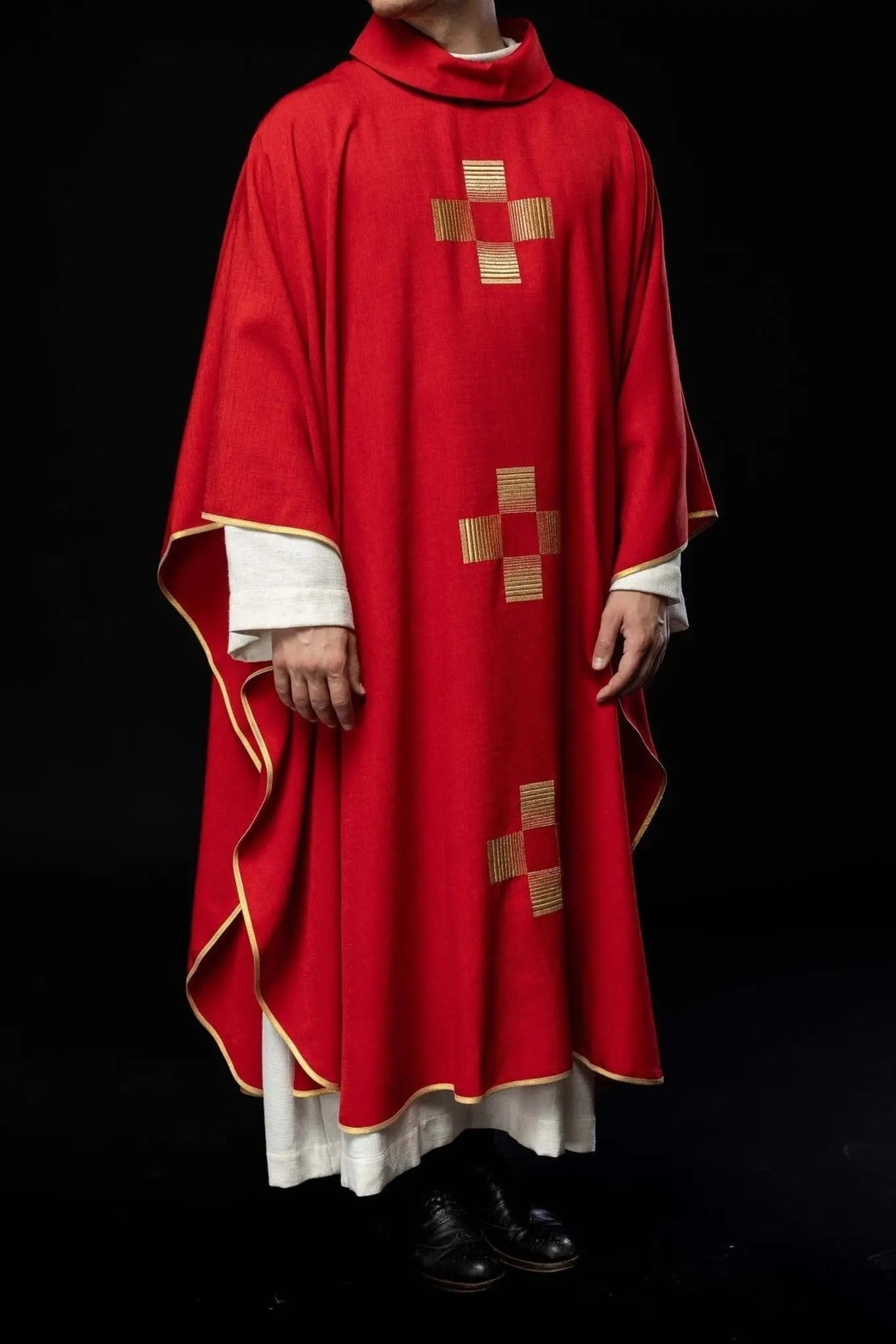 Chasuble with embroidered Crosses in red