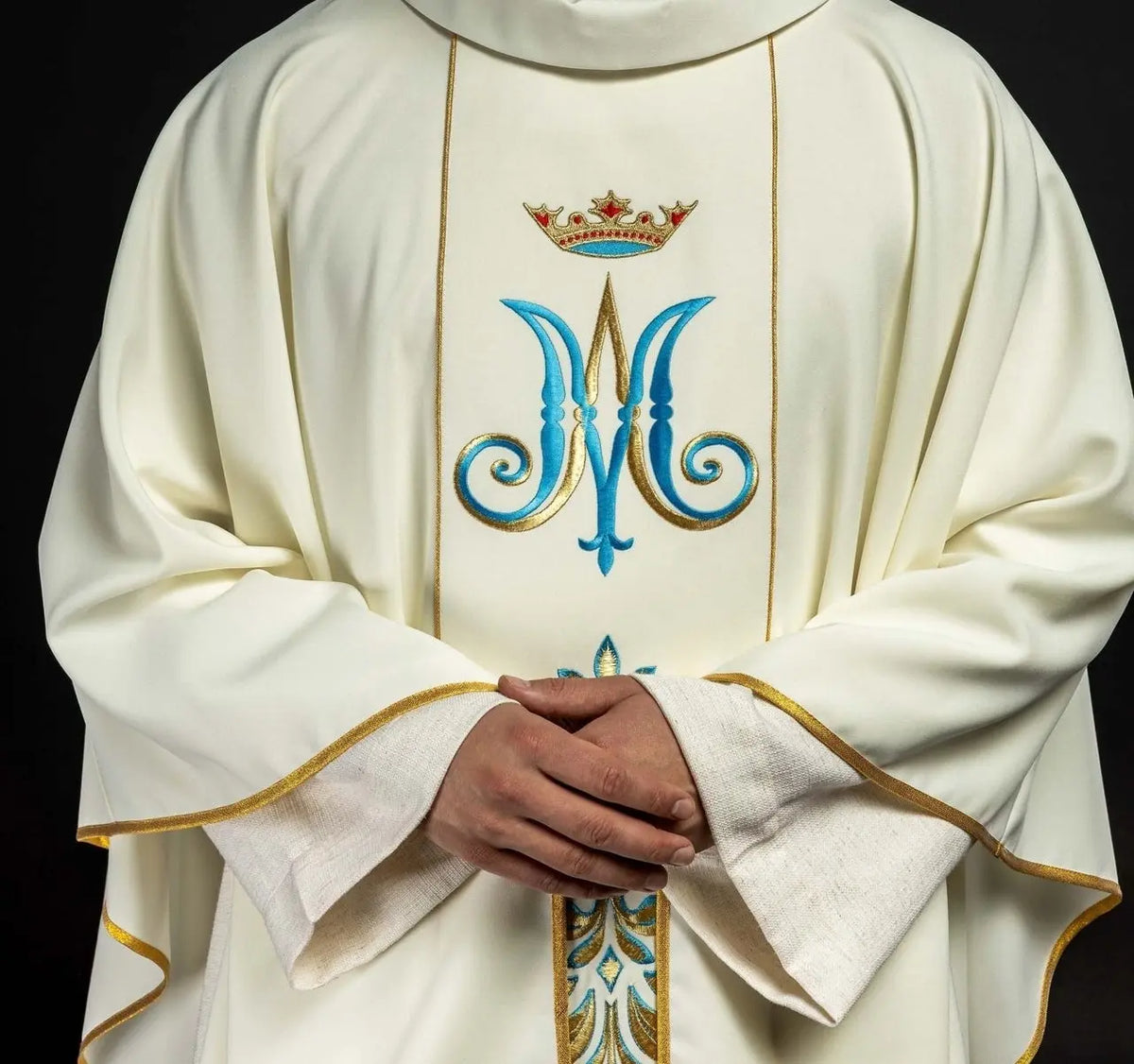 Chasuble with Marian motif in ecru colour