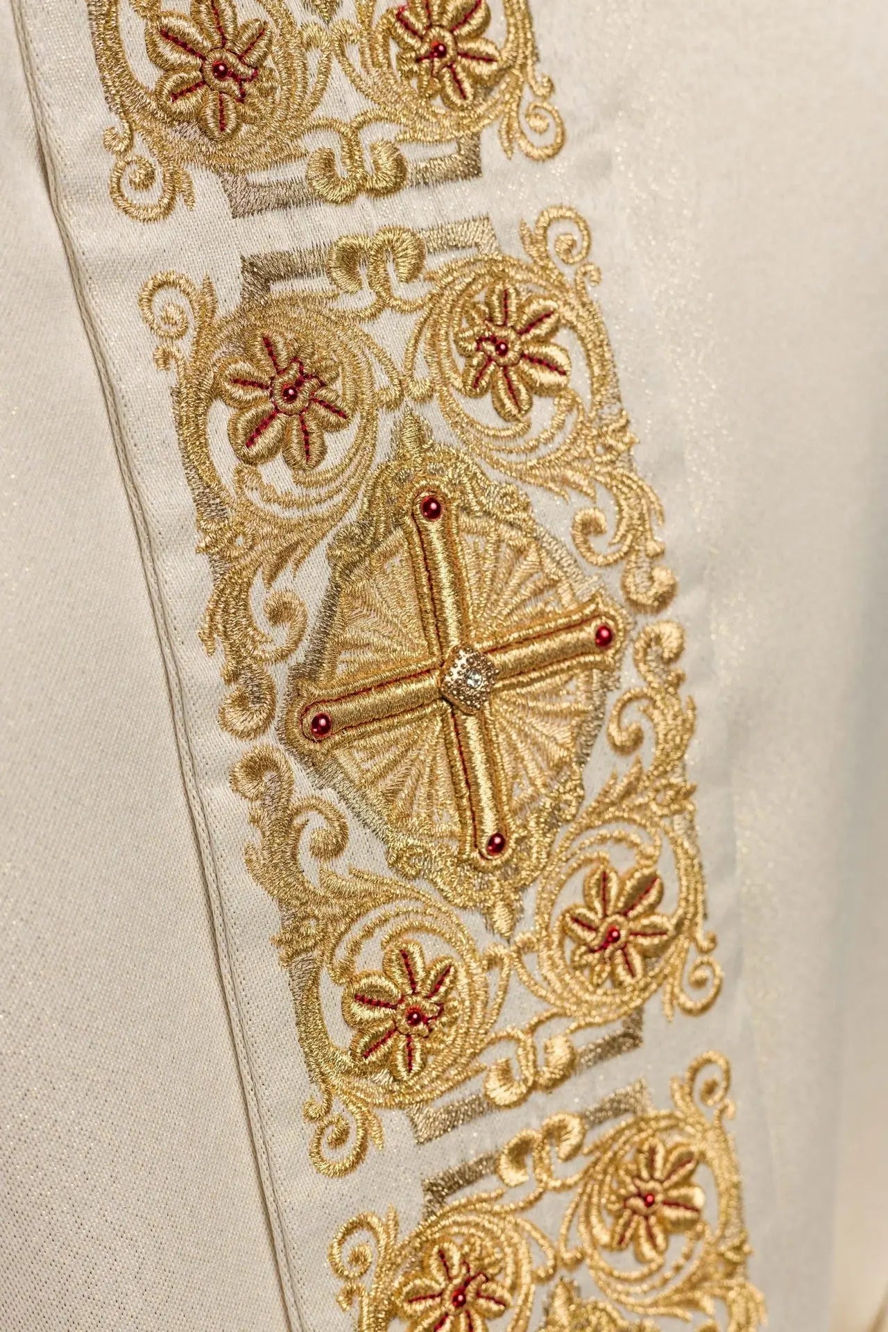 Gold chasuble richly embroidered decorated with stones