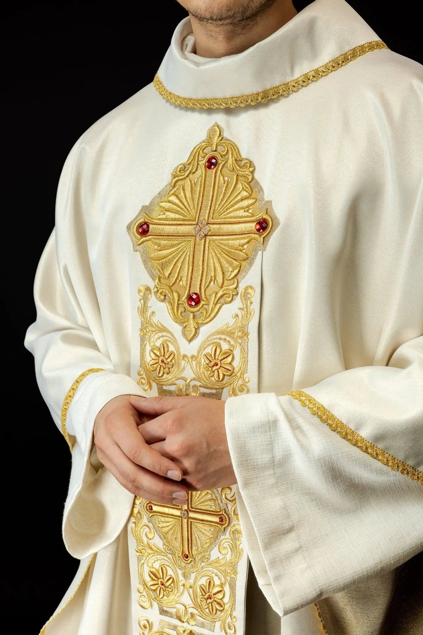 Gold chasuble richly embroidered decorated with stones