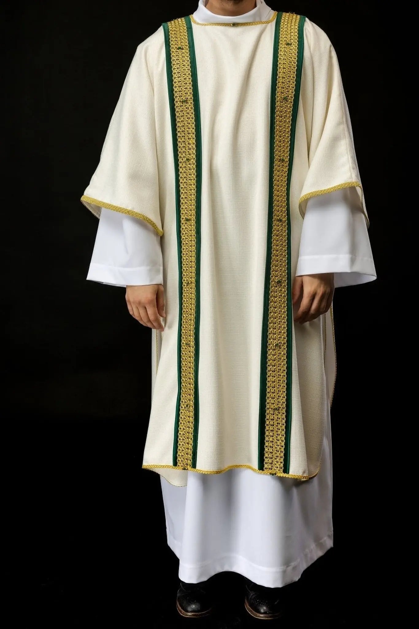 Handmade Dalmatic with Natural Stones – Handmade 1001 Collection