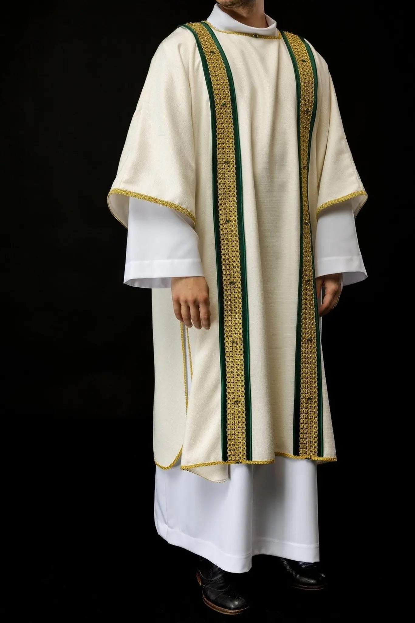 Handmade Dalmatic with Natural Stones – Handmade 1001 Collection