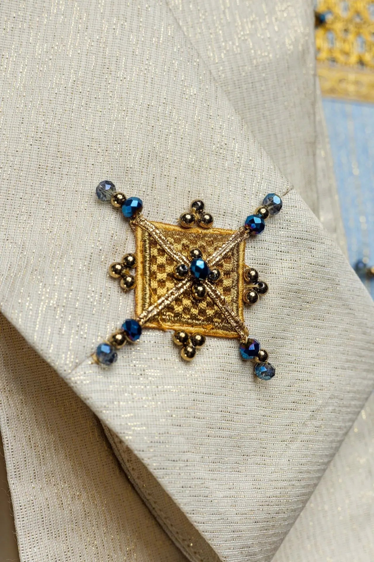 Ręcznie robiony ornat maryjny z naturalnymi kamieniami – kolekcja Handmade 7004