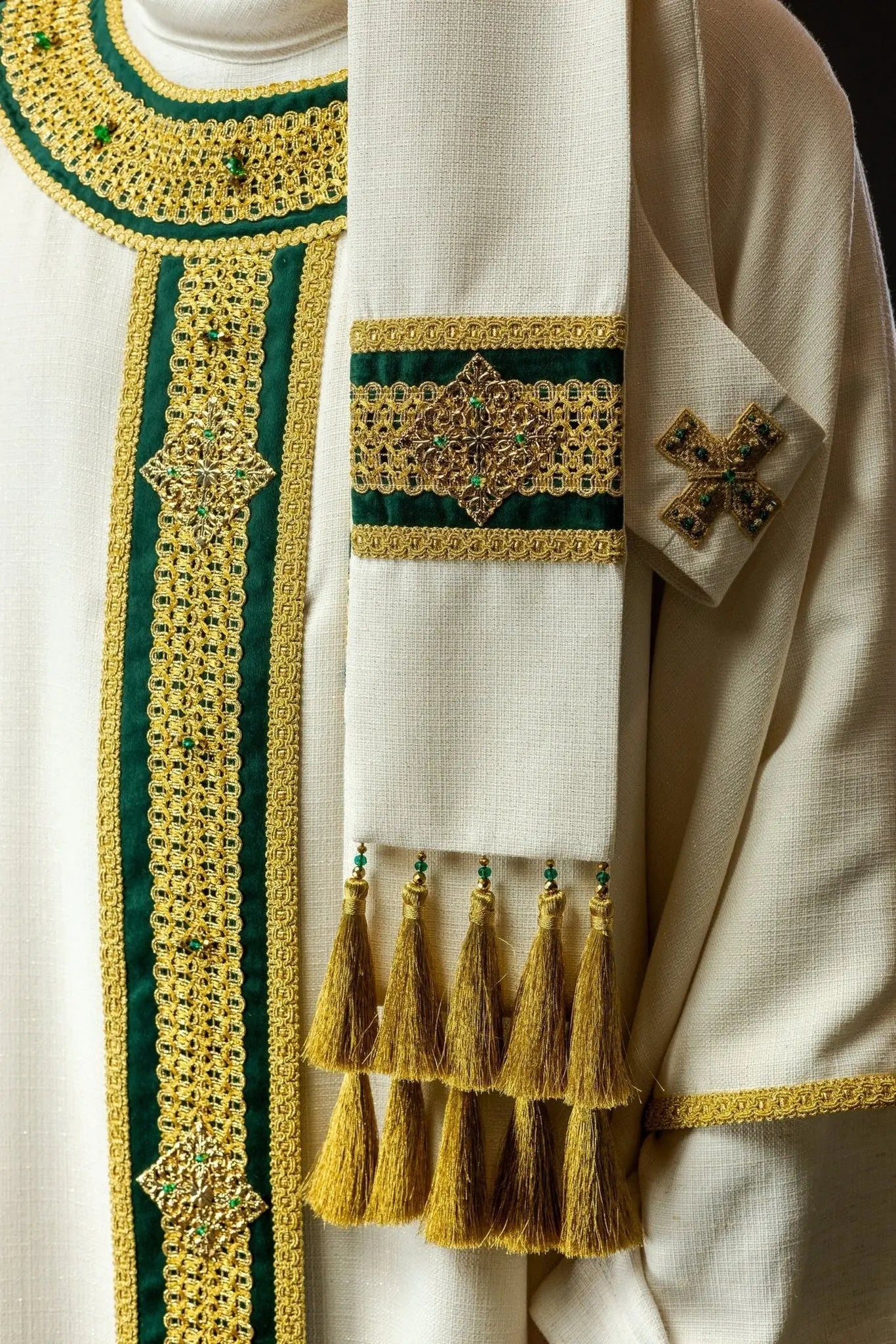 Handmade Chasuble with Natural Stones – Collection Handmade 7001