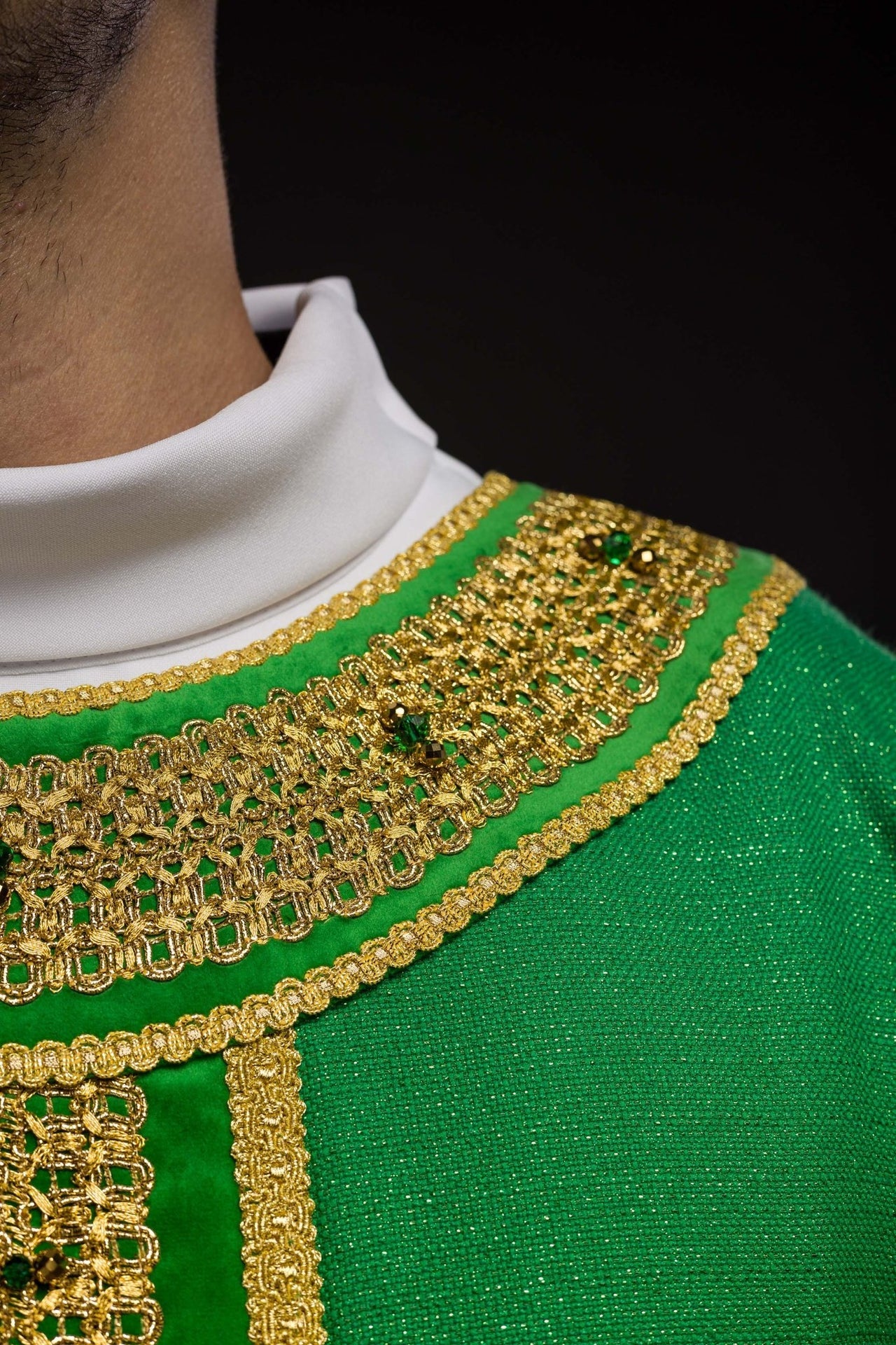 Ręcznie wykonany ornat z naturalnymi kamieniami Handmade 7001