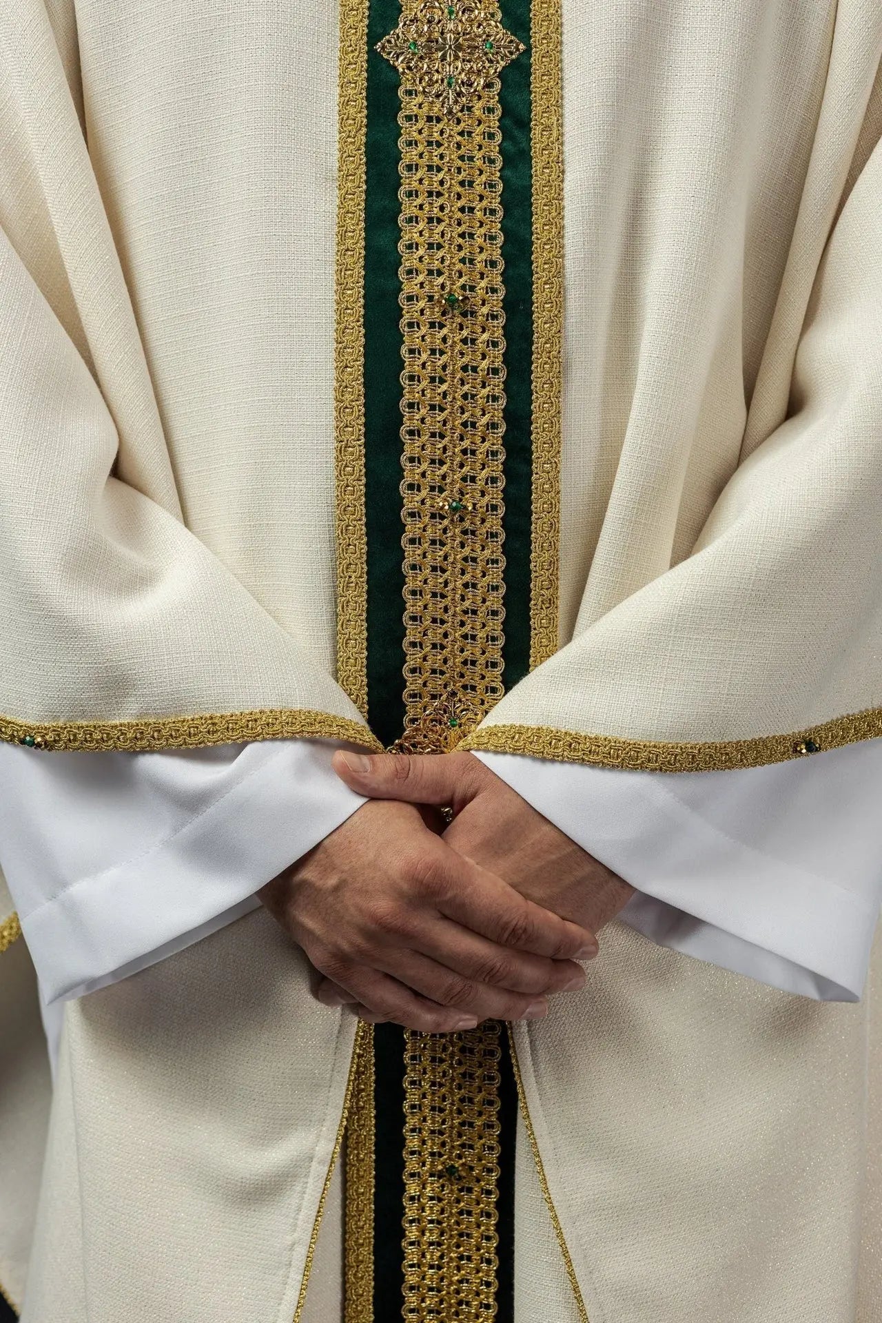 Handmade Chasuble with Natural Stones – Collection Handmade 7001