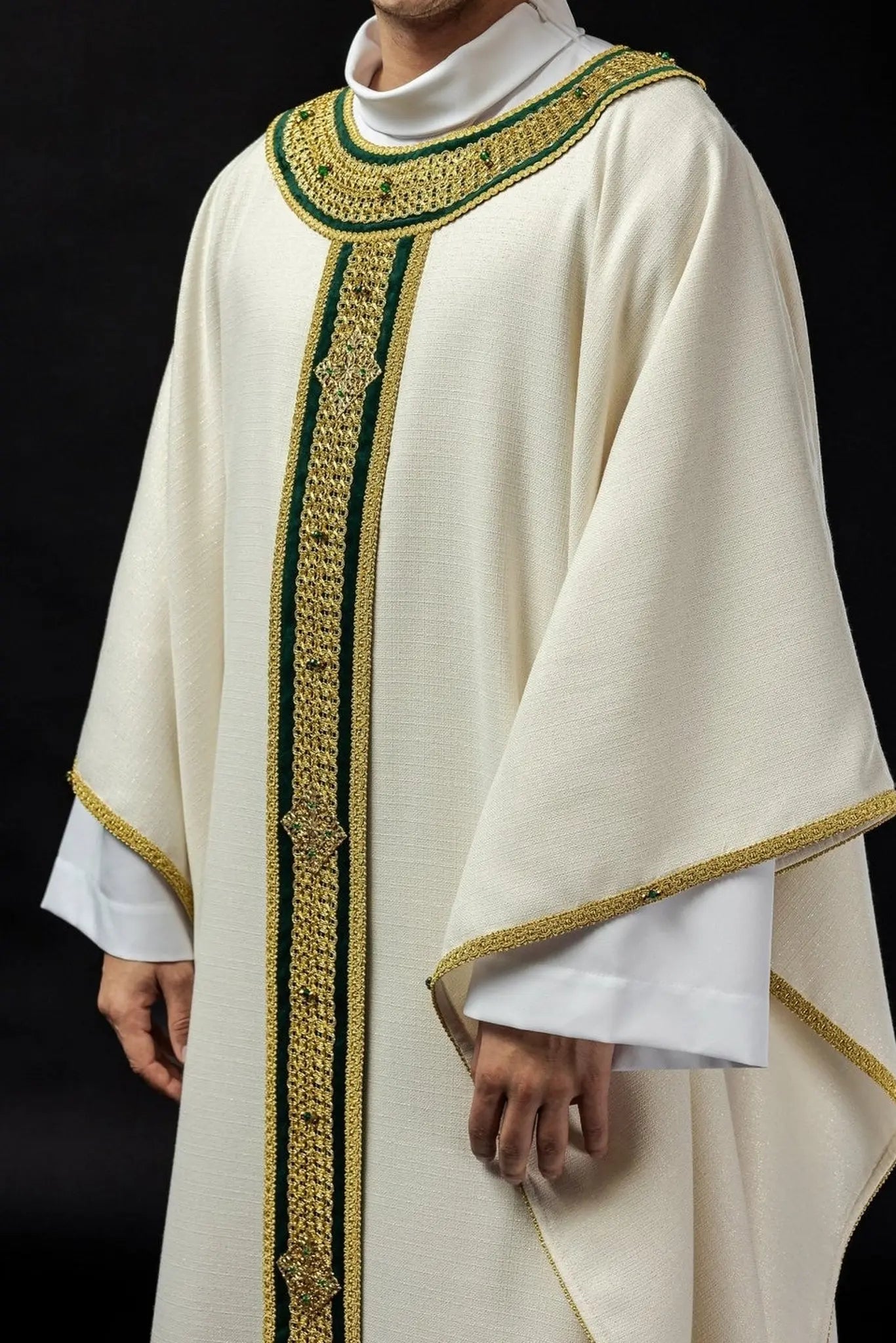 Handmade Chasuble with Natural Stones – Collection Handmade 7001