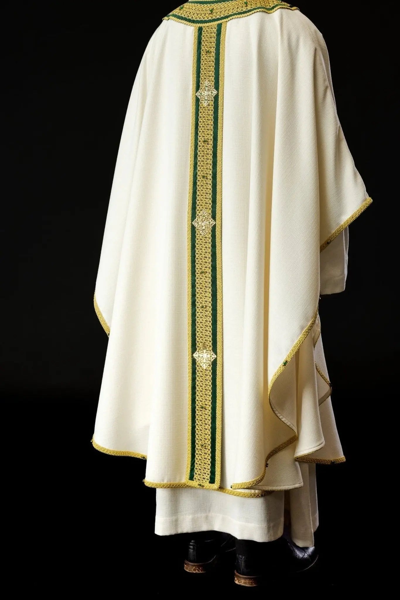 Handmade Chasuble with Natural Stones – Collection Handmade 7001