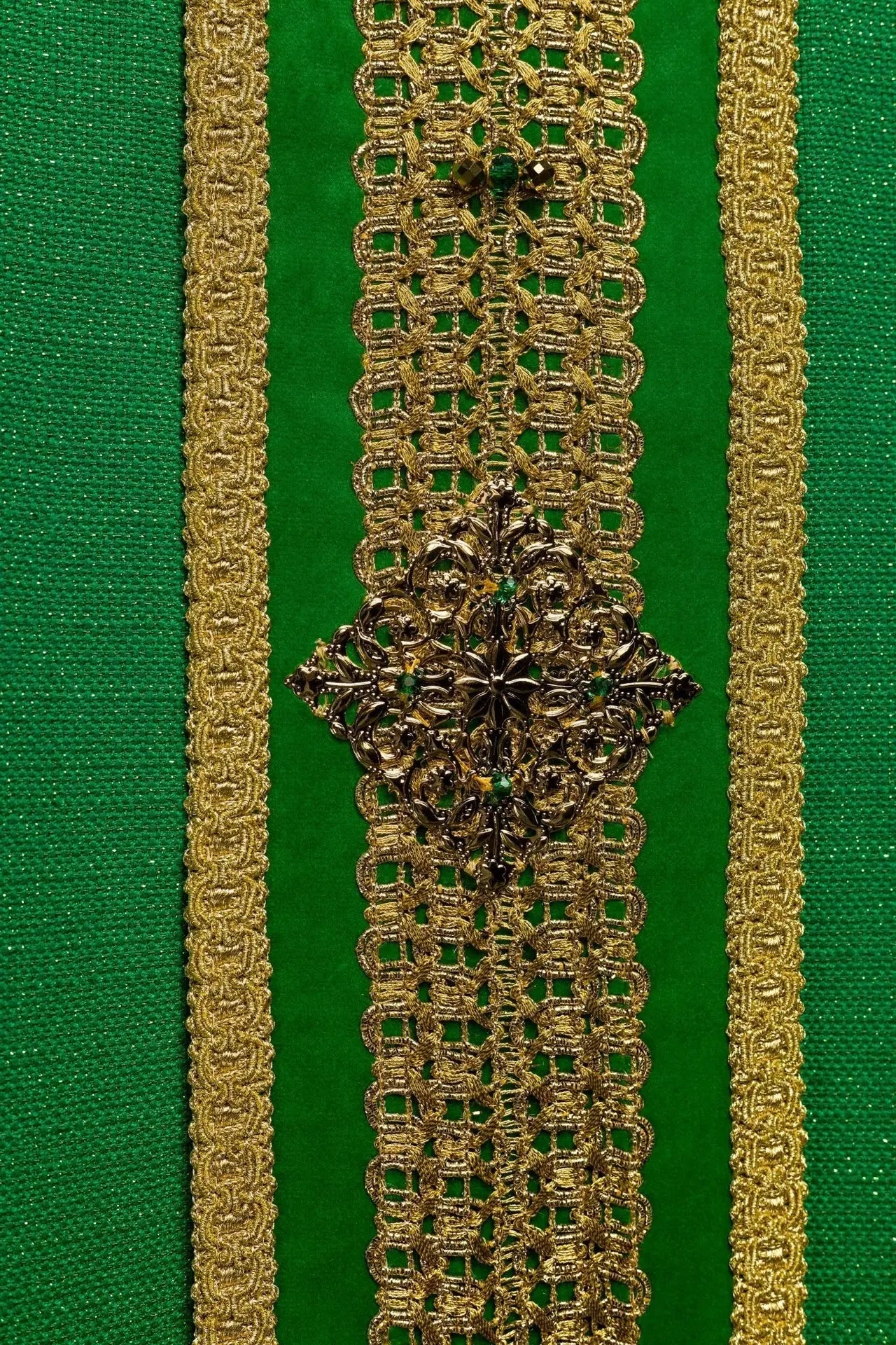 Handmade Chasuble with Natural Stones – Collection Handmade 7001