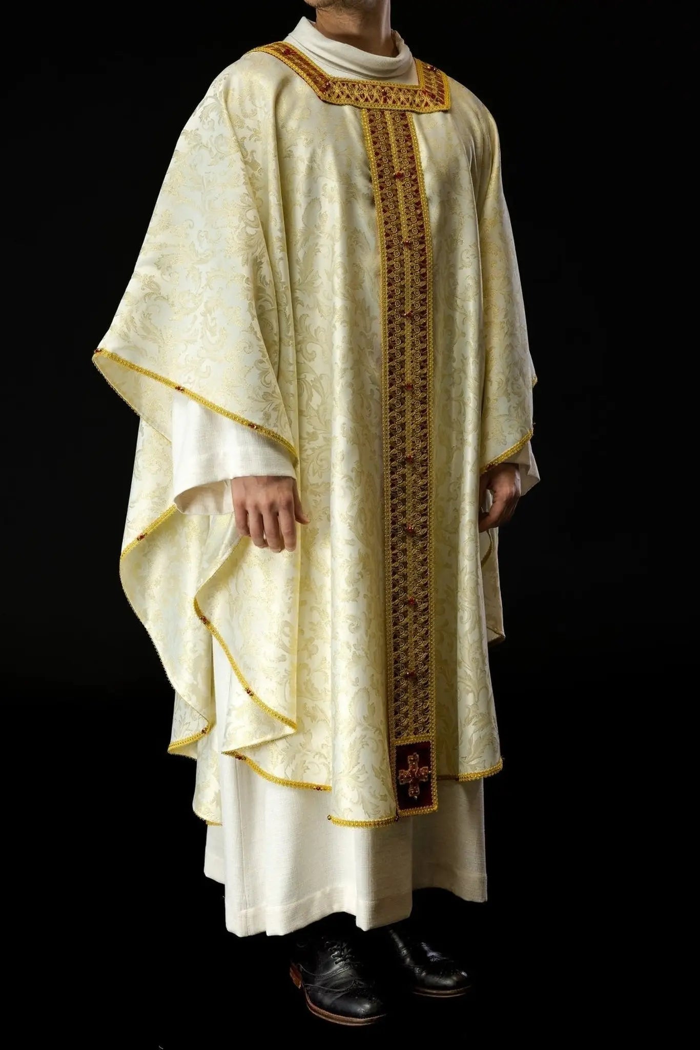 Handcrafted Liturgical Chasuble with Natural Stones – Model 7009