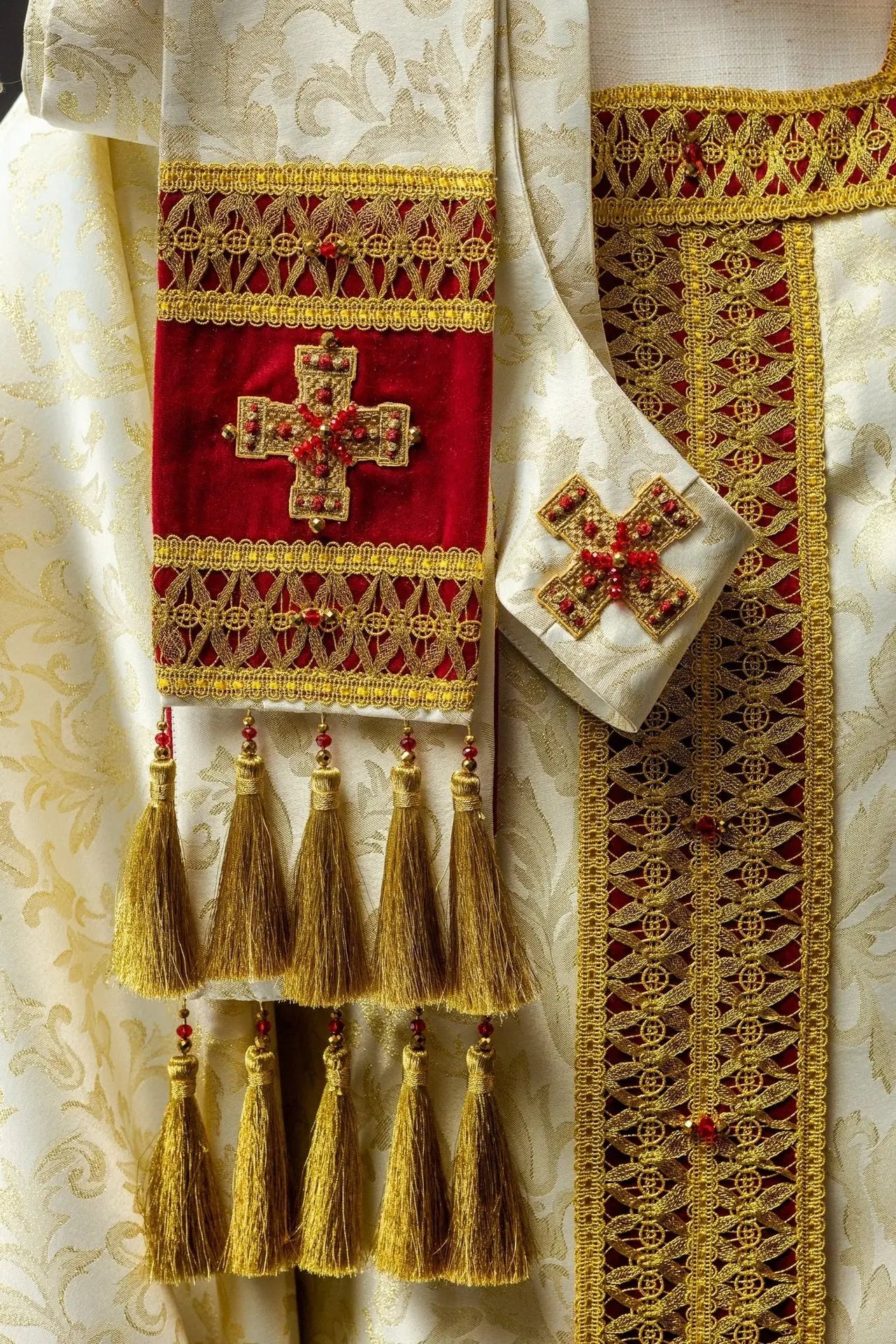 Handcrafted Liturgical Chasuble with Natural Stones – Model 7009