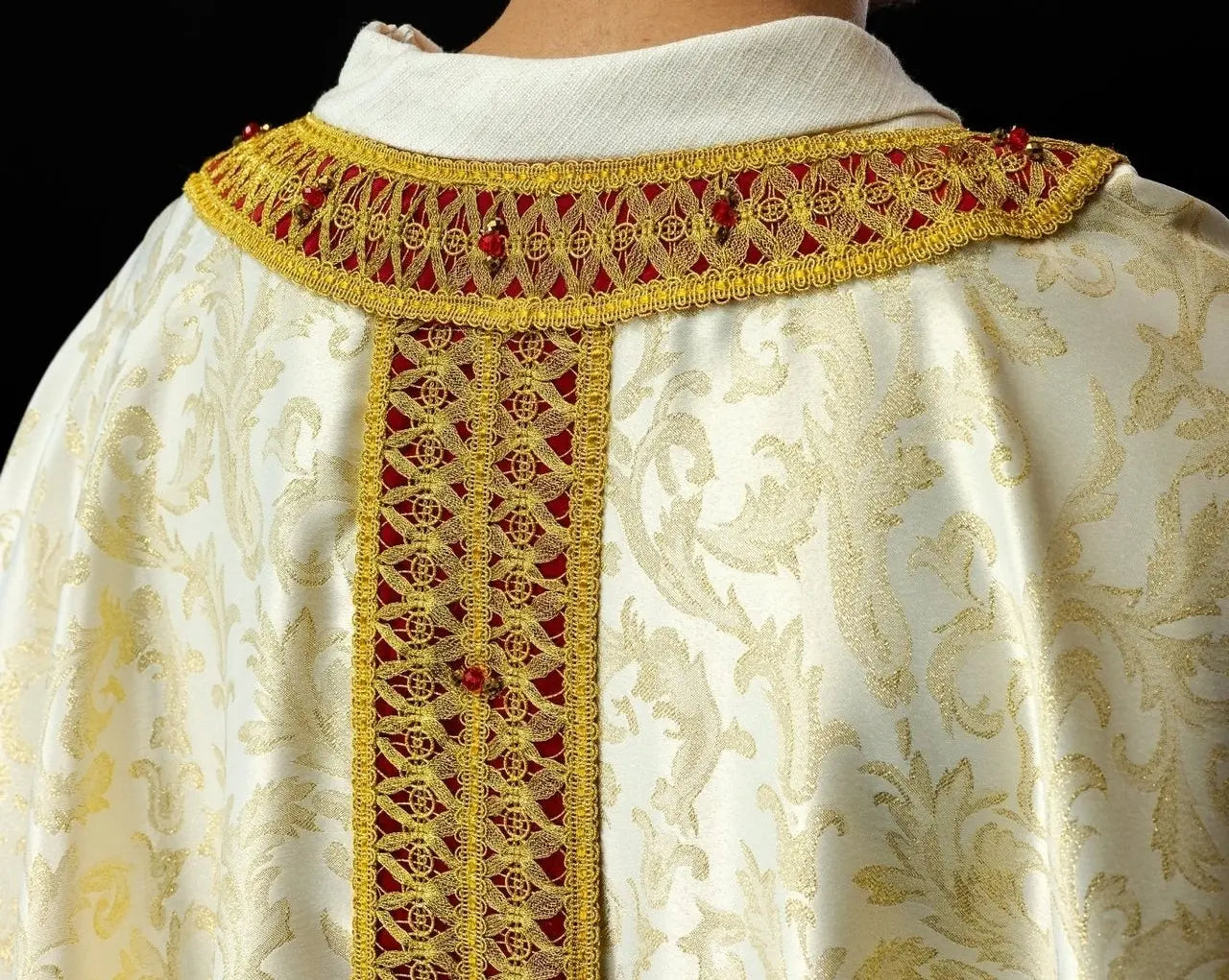 Handcrafted Liturgical Chasuble with Natural Stones – Model 7009