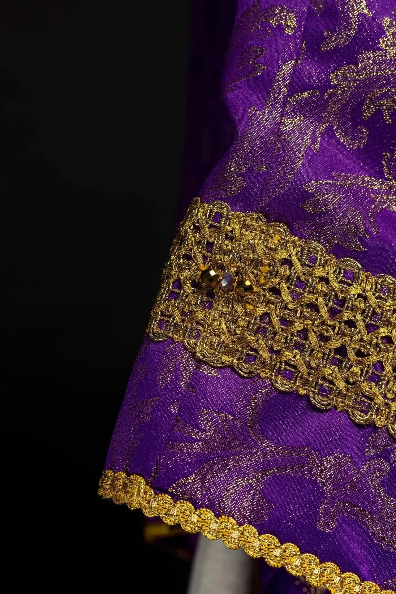 Handcrafted Violet Chasuble with Natural Stones – Handmade Collection 7010