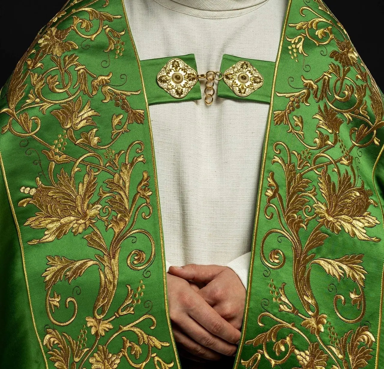 Roman Satin Cope – Green with Embroidered Sacred Heart of Jesus
