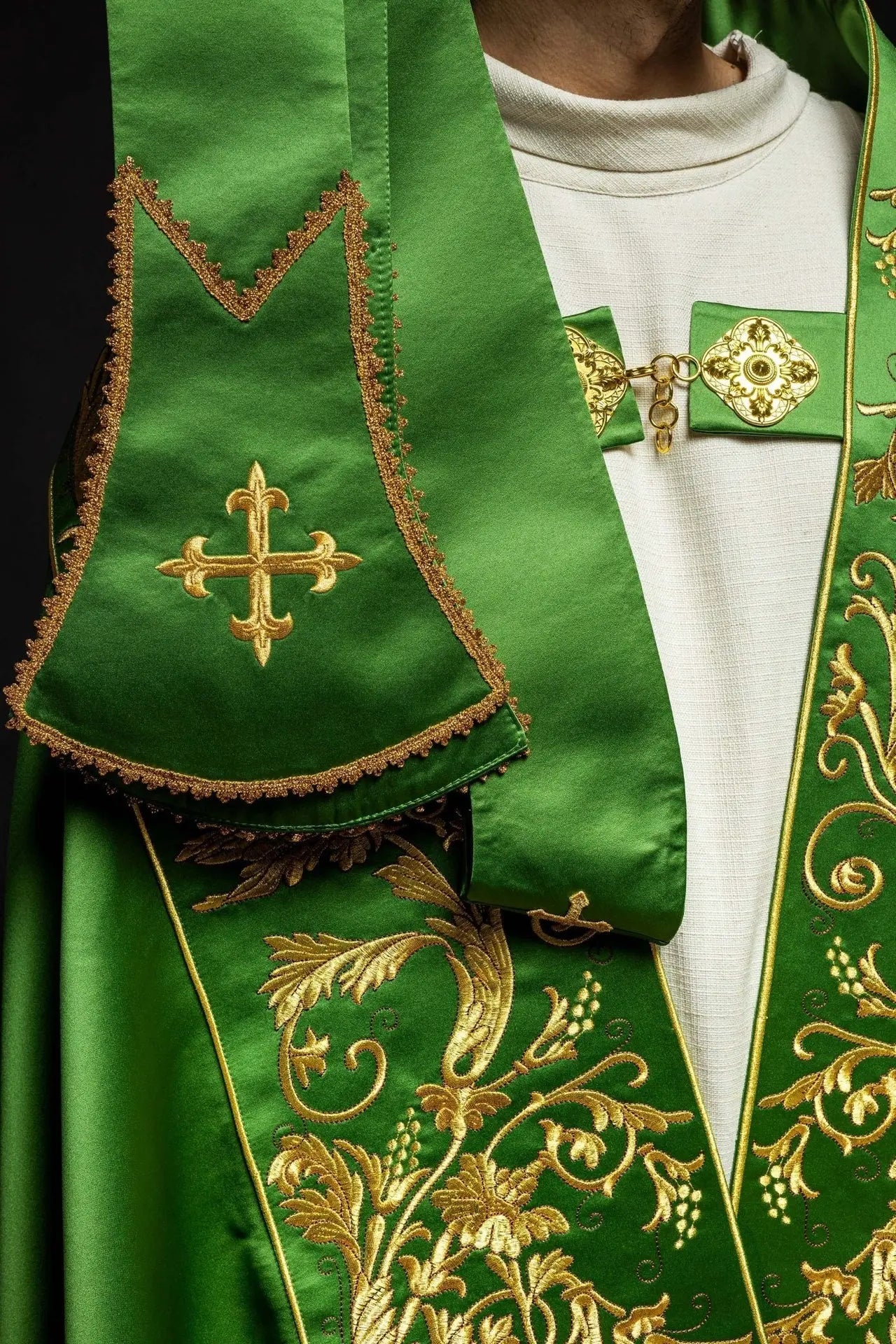 Roman Satin Cope – Green with Embroidered Sacred Heart of Jesus