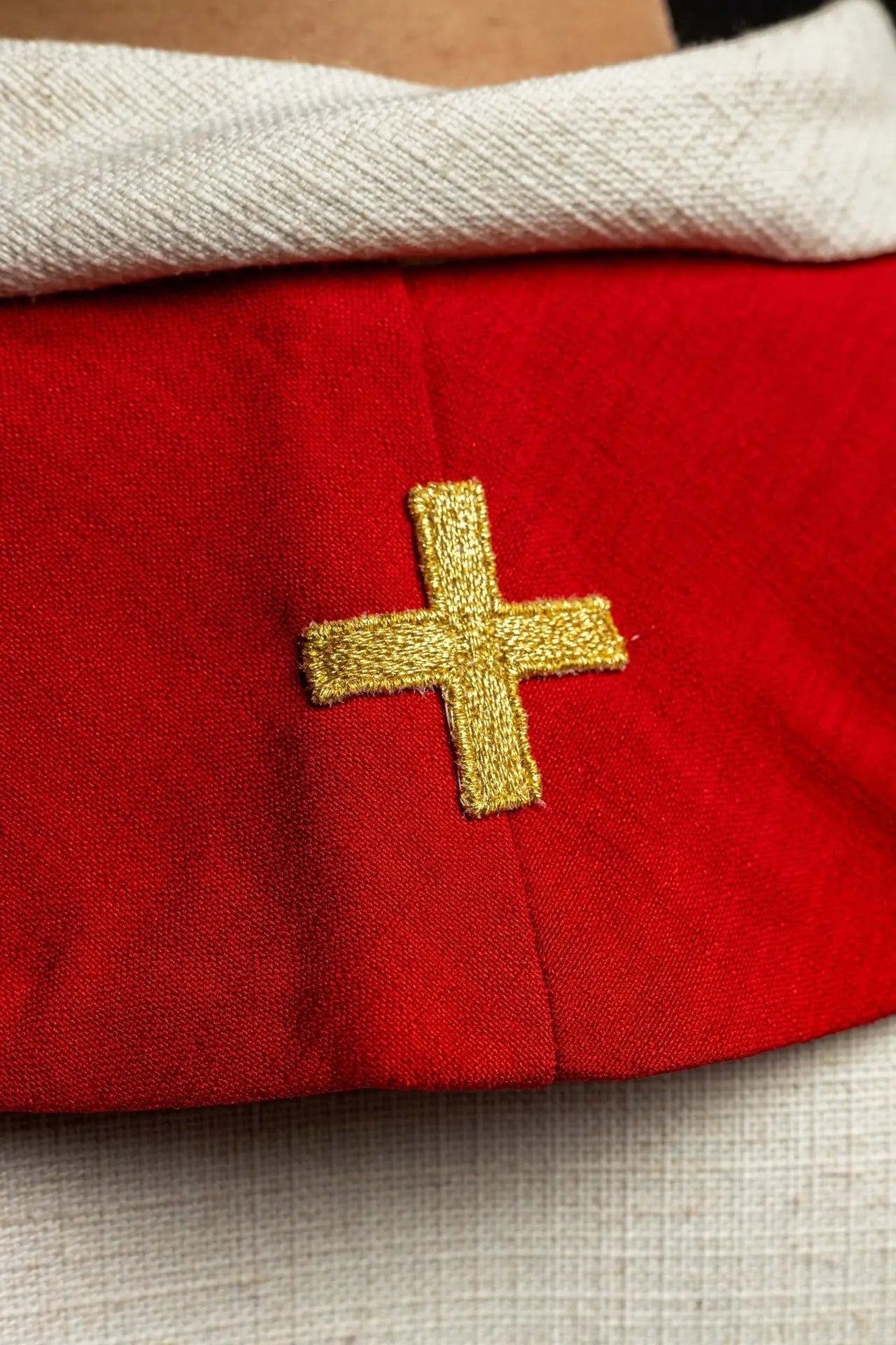 Stuła haftowana Duch Święty, krzyż i języki ognia Czerwony