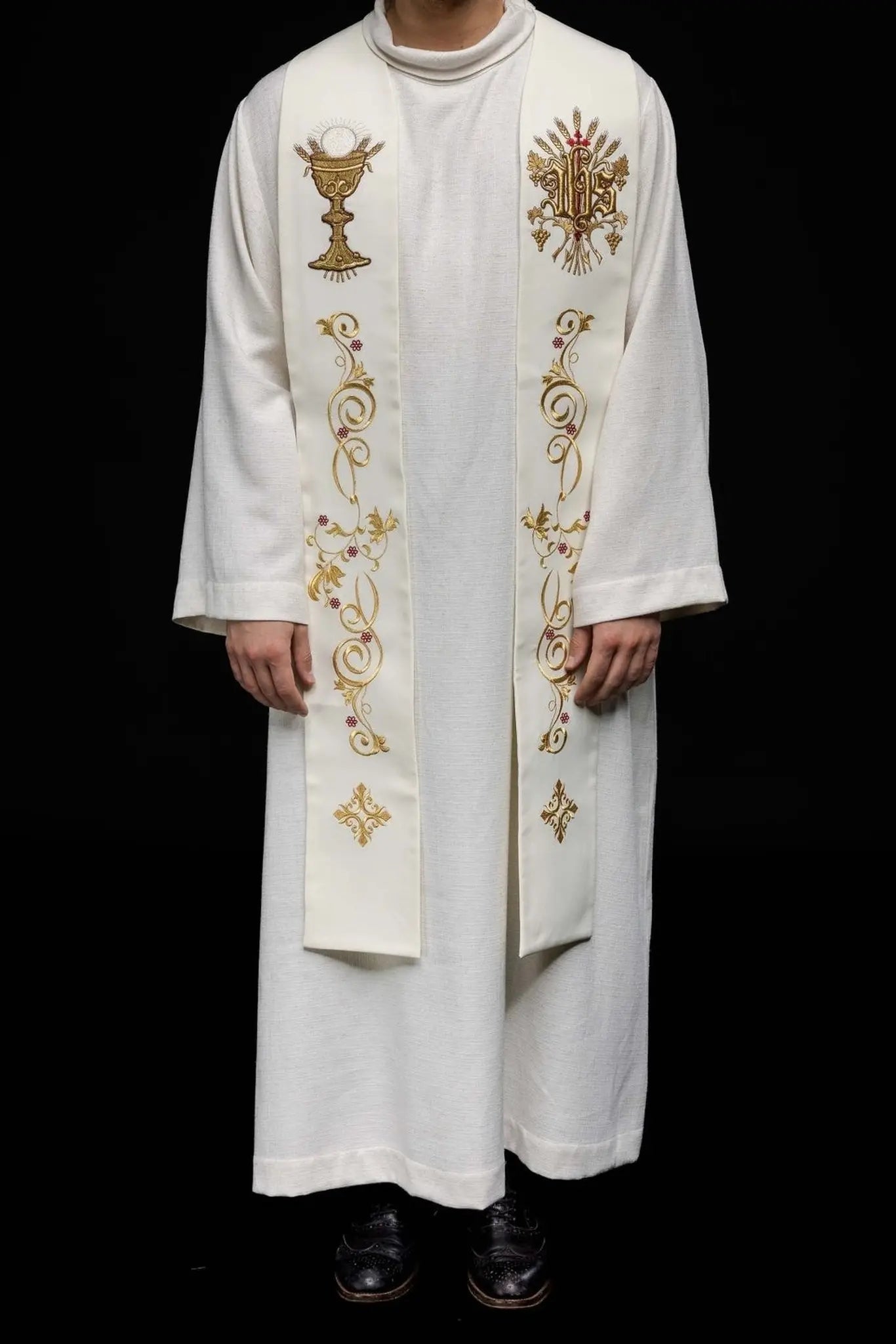 Embroidered stole IHS and chalice ecru