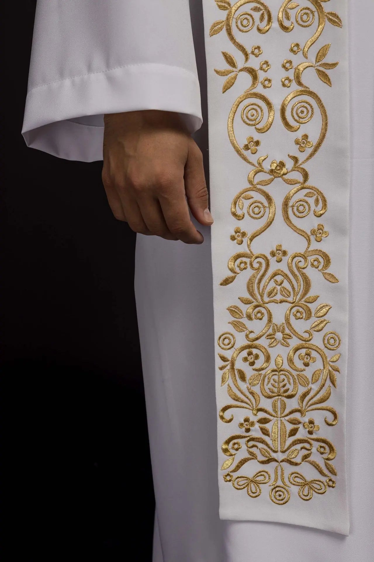 Embroidered white Marian priest's stole