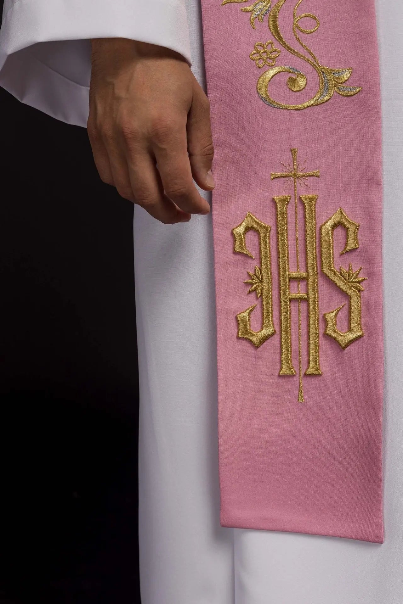 Haftowana stuła kapłańska IHS Pink
