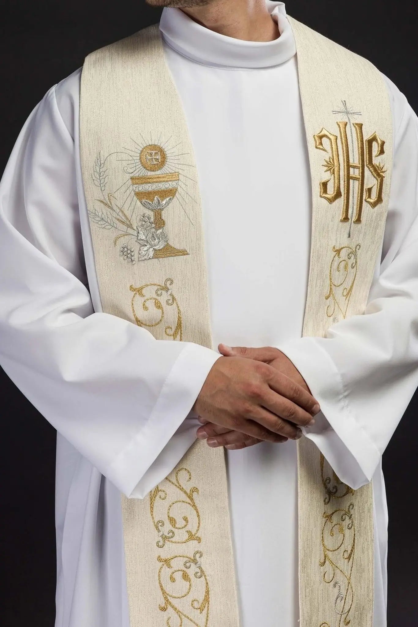 Stuła kapłańska z haftowanym IHS i kielichem eucharystycznym ecru