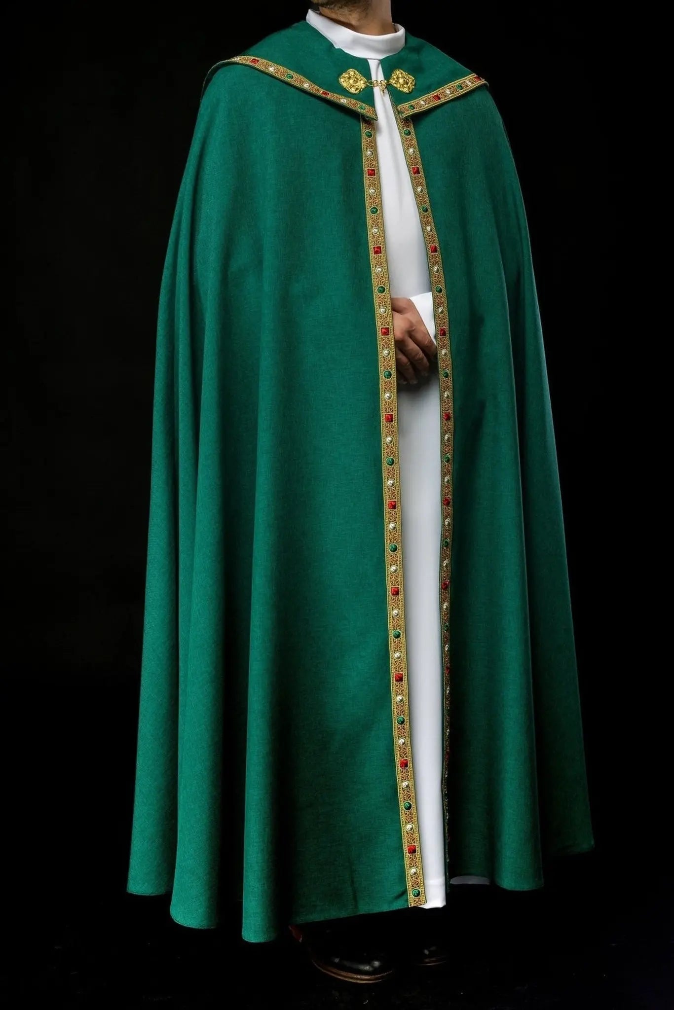 Zielona peleryna liturgiczna ze złotym IHS