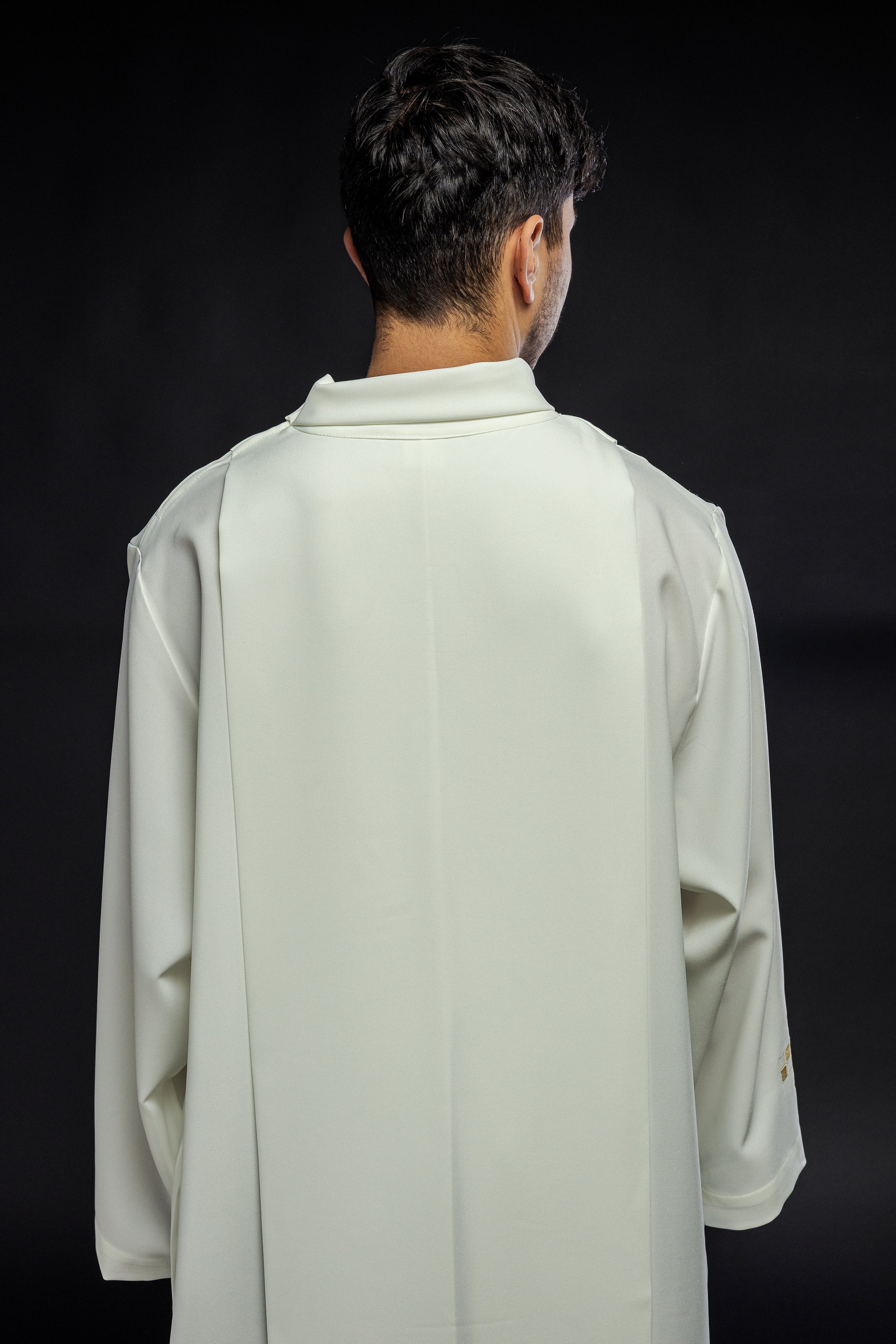 Alba z haftowanymi mozaikowymi krzyżami ecru