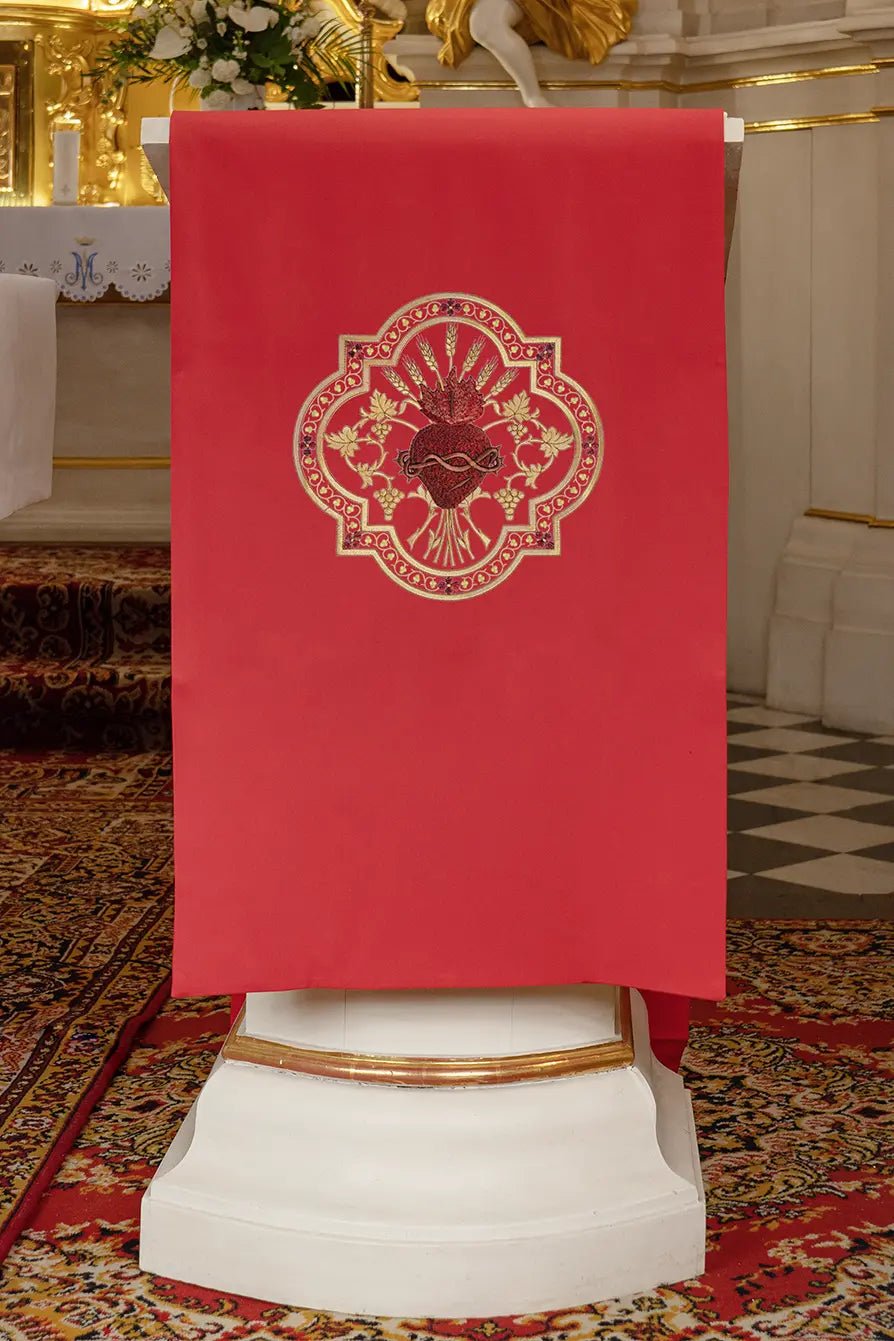 Serwetka lekcyjna z haftowanym Sercem Jezusa Chrystusa