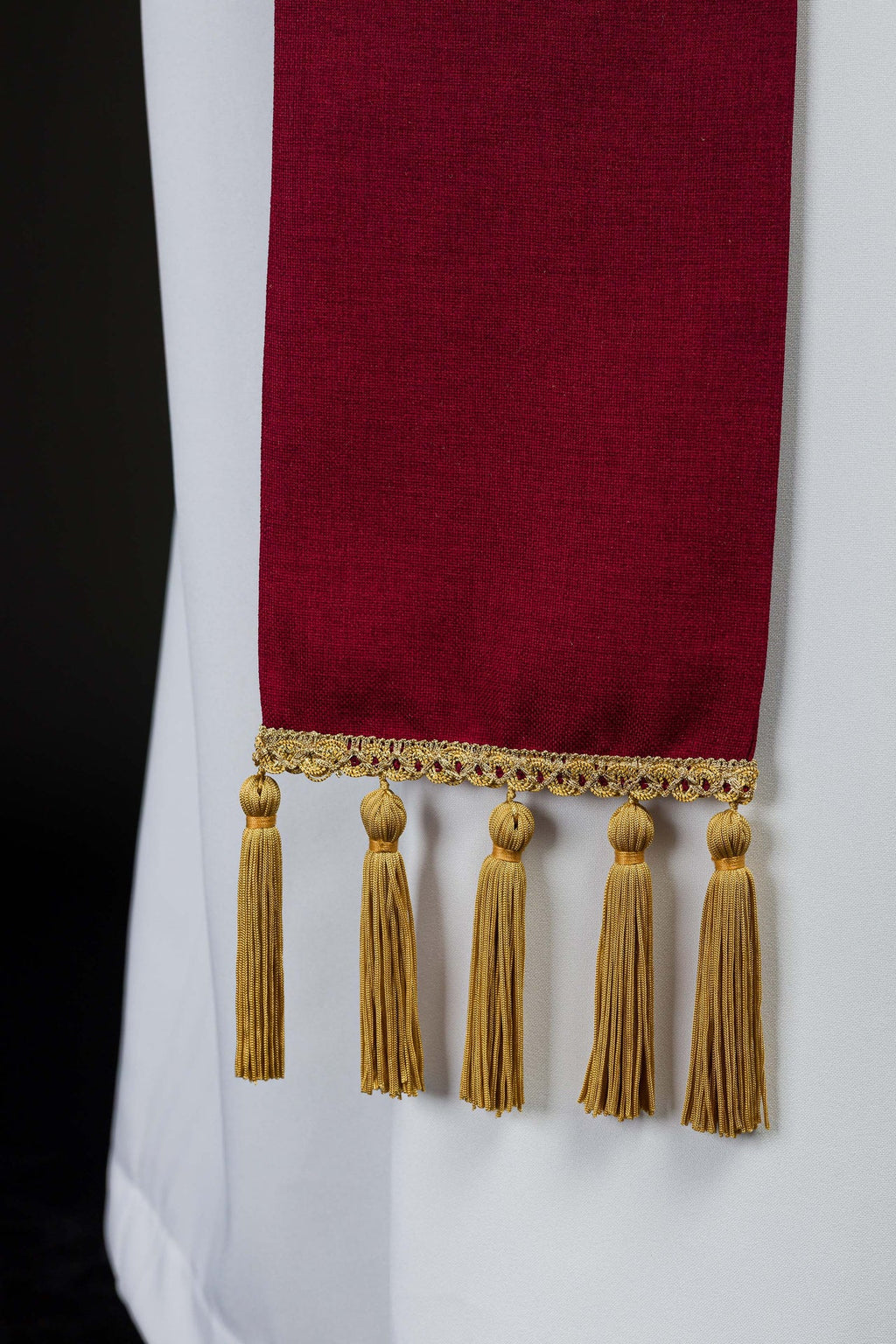 Stuła haftowana z motywem IHS czerwona - ORNATY.PL