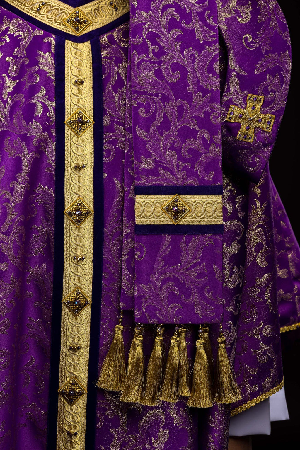 Ręcznie wykonany ornat z naturalnymi kamieniami Handmade 7003